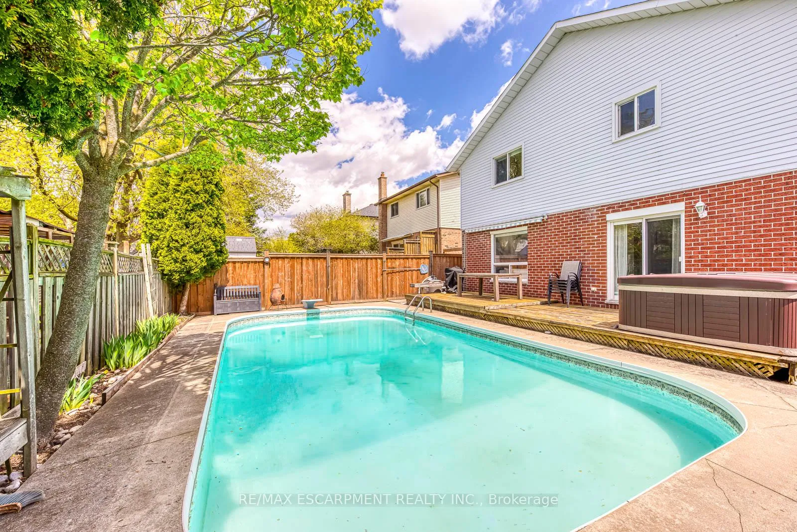 Photo 47 of 43 Niska Drive, Hamilton, Waterdown — HOMEH