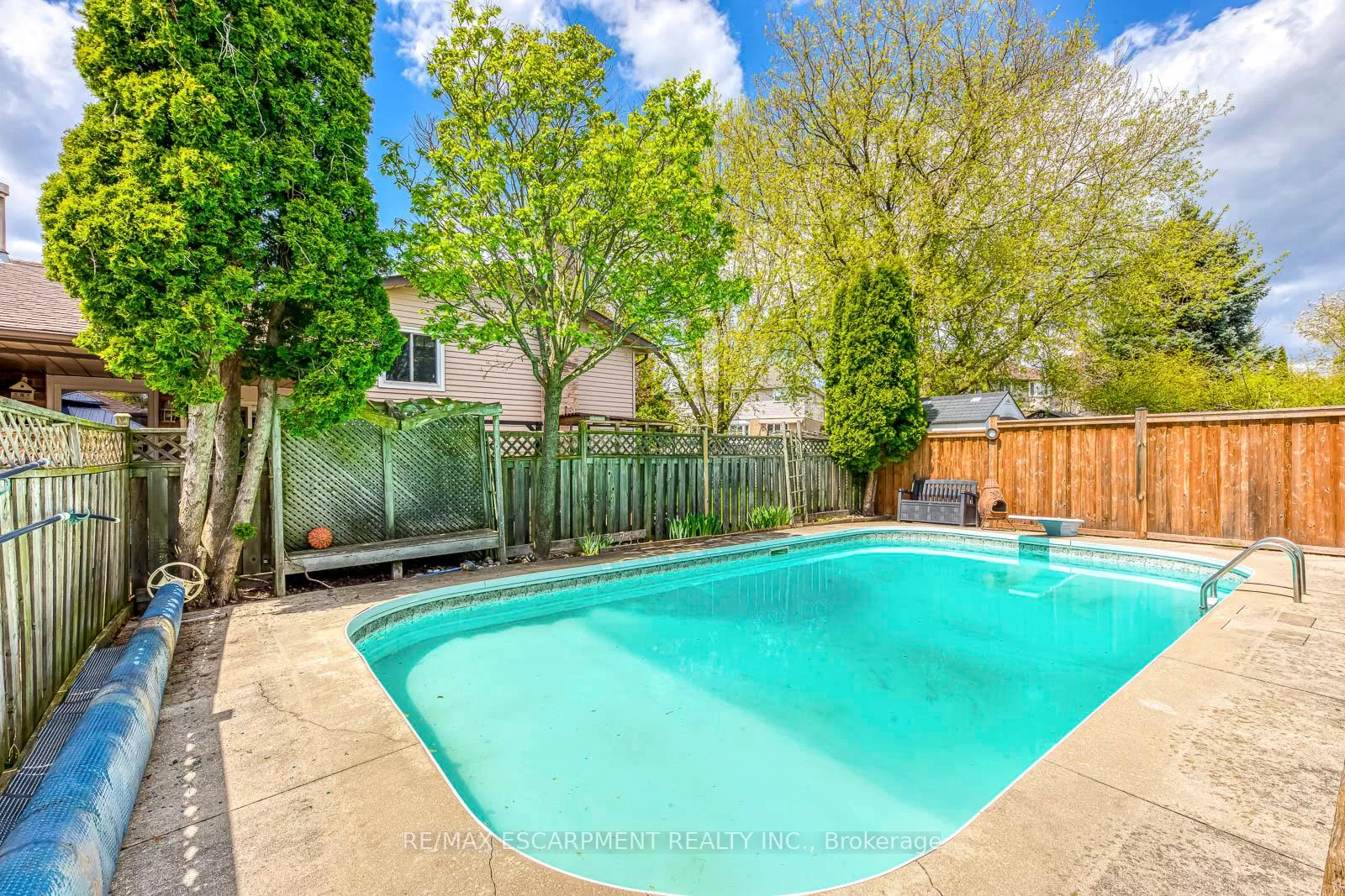 Photo 48 of 43 Niska Drive, Hamilton, Waterdown — HOMEH