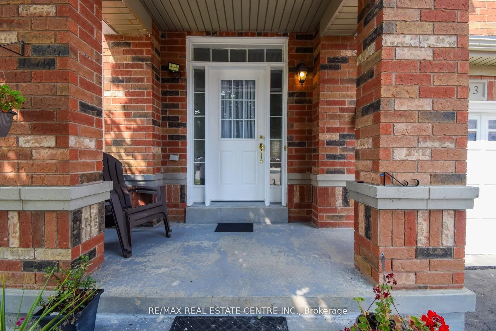 Photo 2 of 103 Botavia Downs Drive, Brampton, Fletcher's Meadow — HOMEH