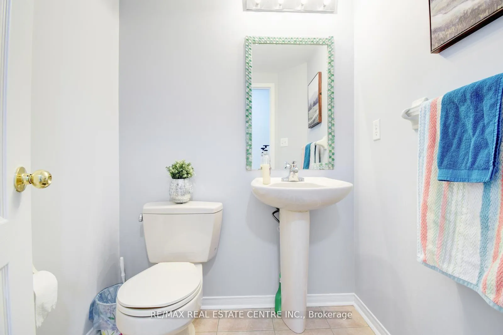 Photo 4 of 103 Botavia Downs Drive, Brampton, Fletcher's Meadow — HOMEH
