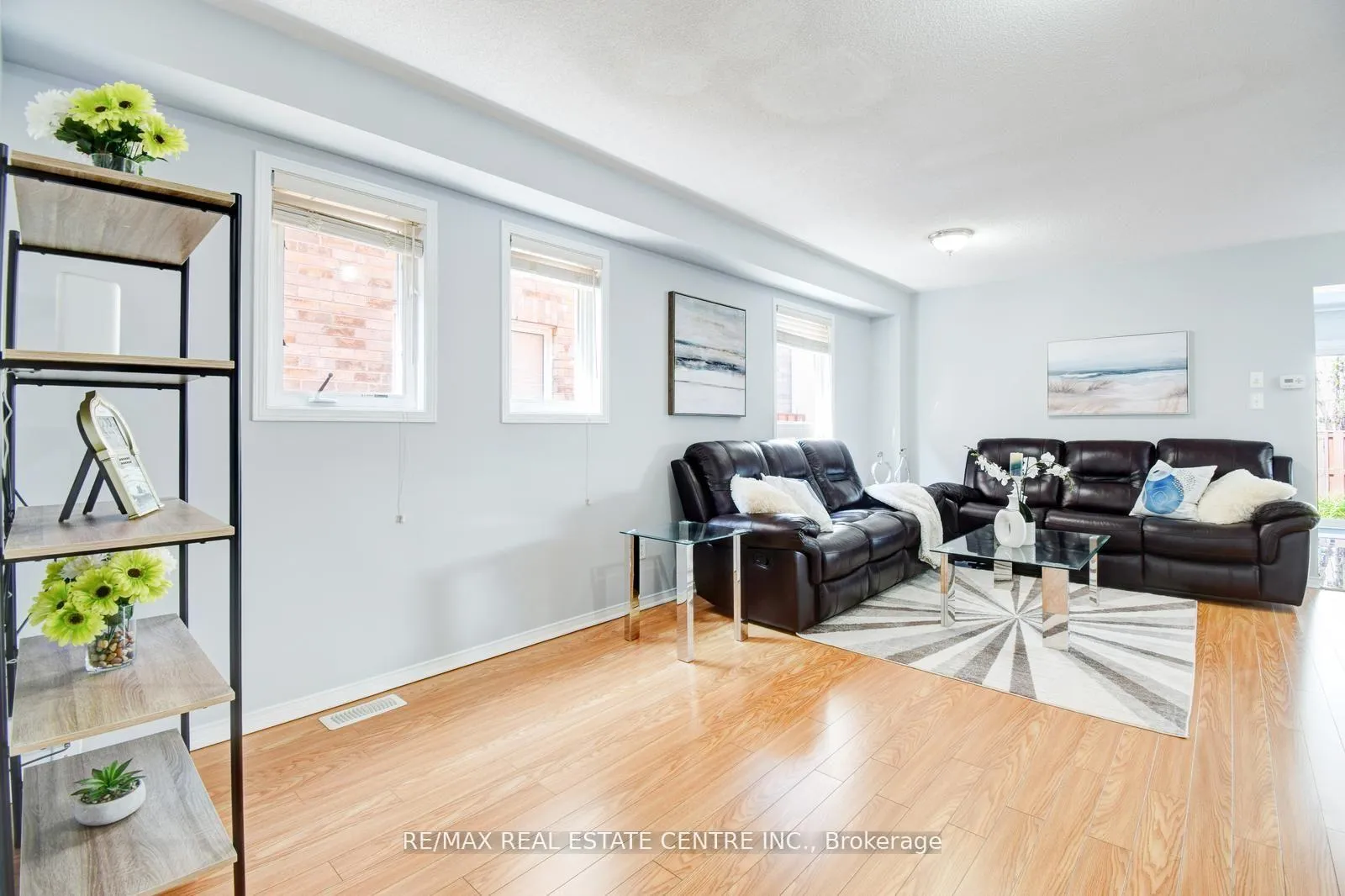 Photo 5 of 103 Botavia Downs Drive, Brampton, Fletcher's Meadow — HOMEH