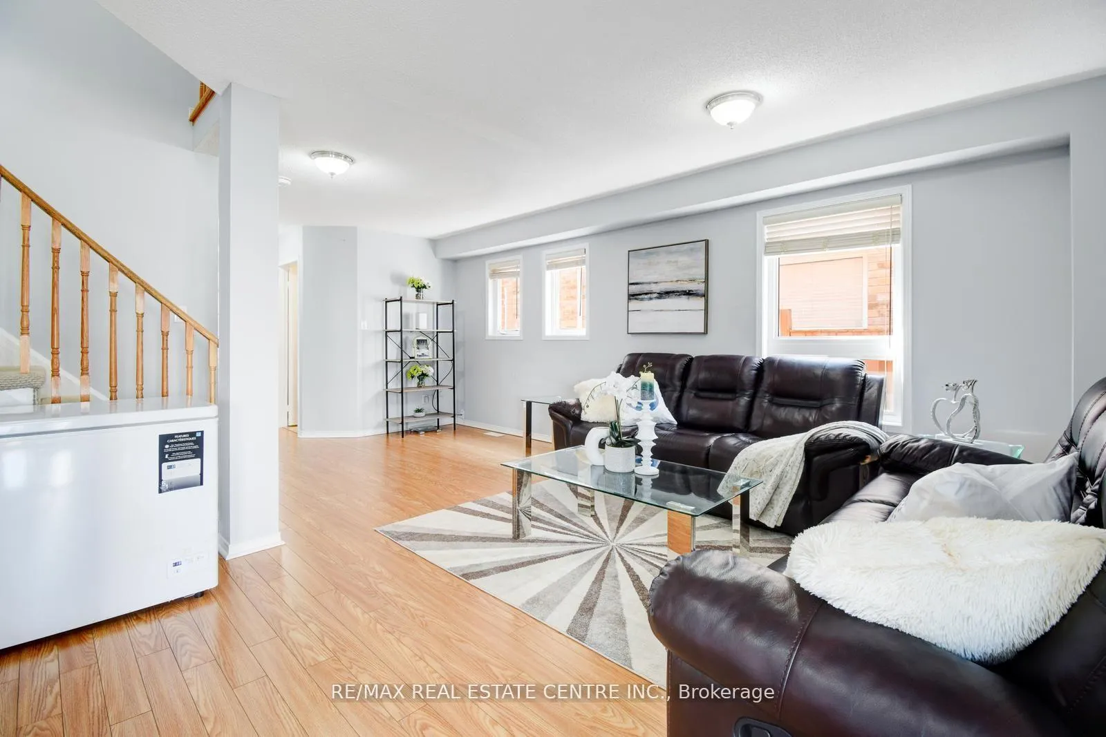 Photo 7 of 103 Botavia Downs Drive, Brampton, Fletcher's Meadow — HOMEH