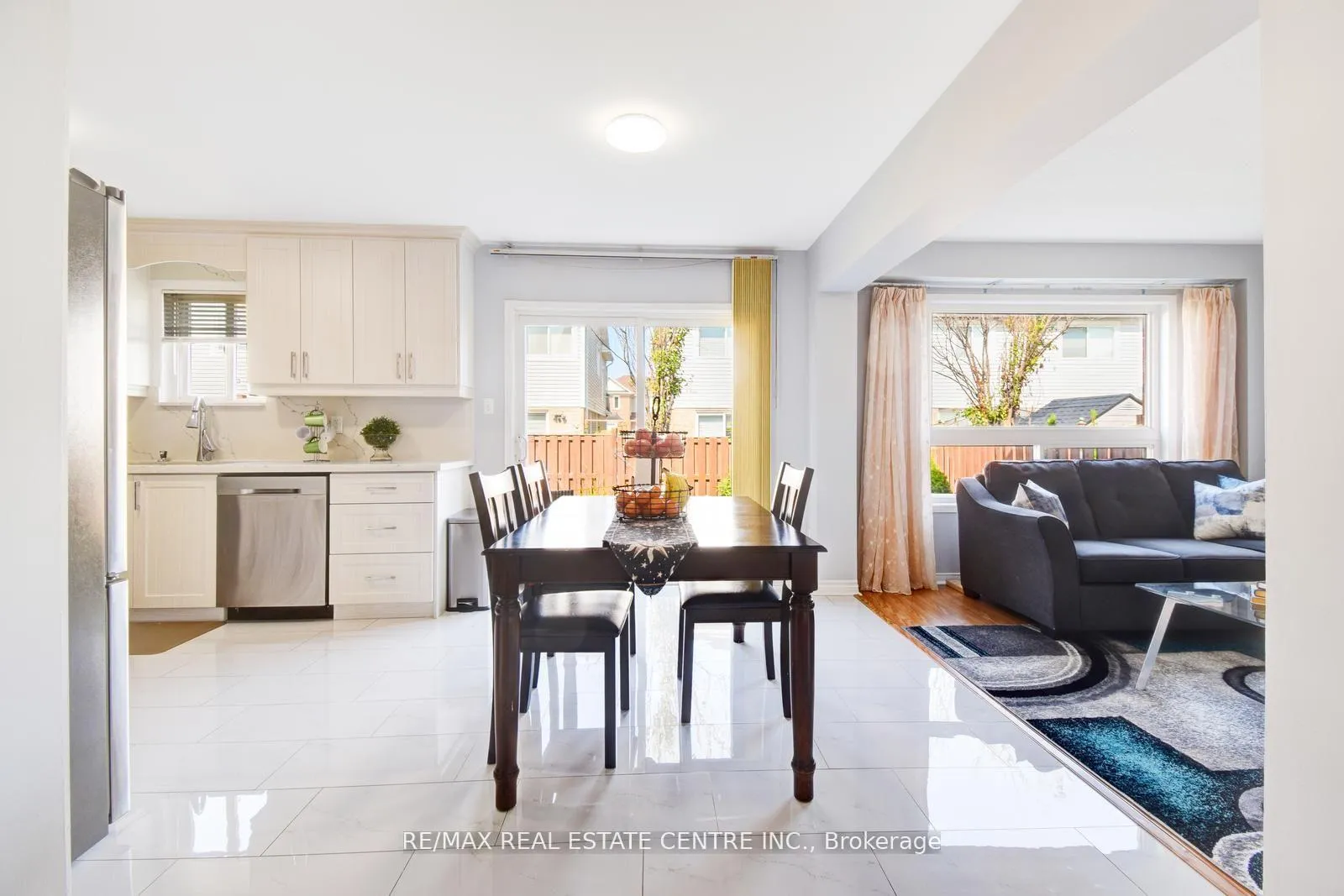 Photo 8 of 103 Botavia Downs Drive, Brampton, Fletcher's Meadow — HOMEH