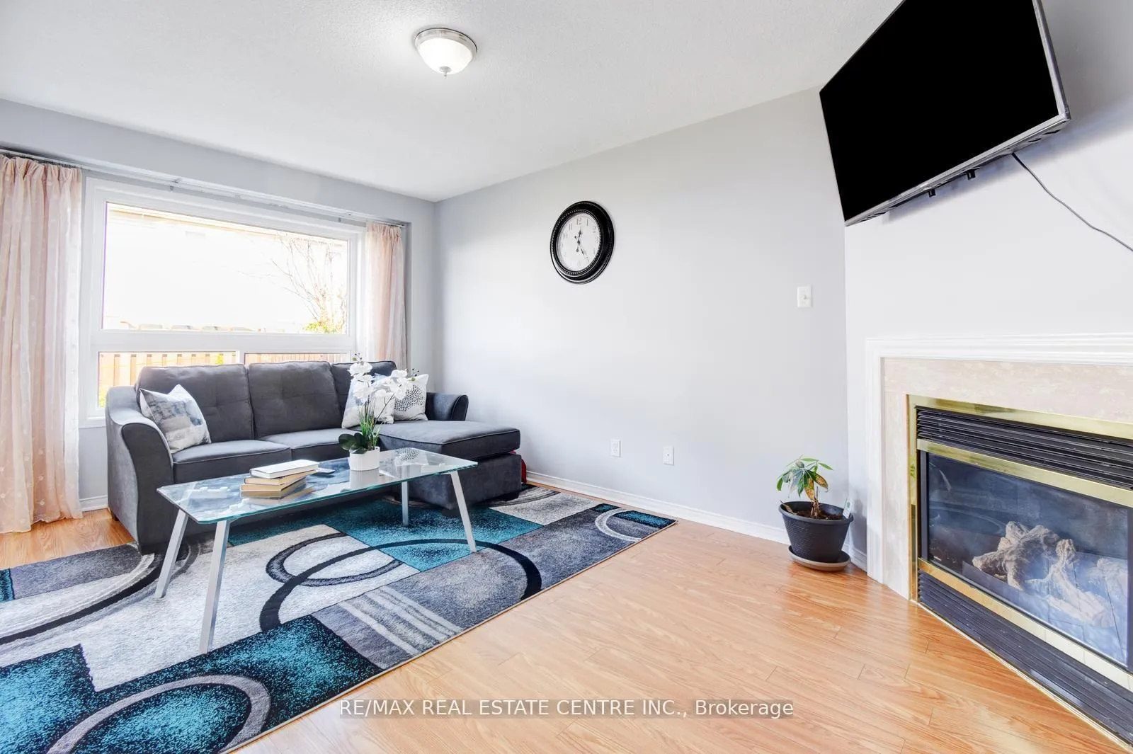 Photo 9 of 103 Botavia Downs Drive, Brampton, Fletcher's Meadow — HOMEH