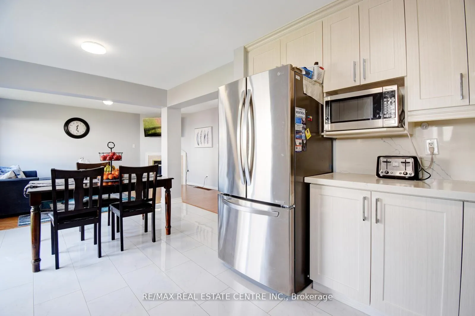 Photo 17 of 103 Botavia Downs Drive, Brampton, Fletcher's Meadow — HOMEH
