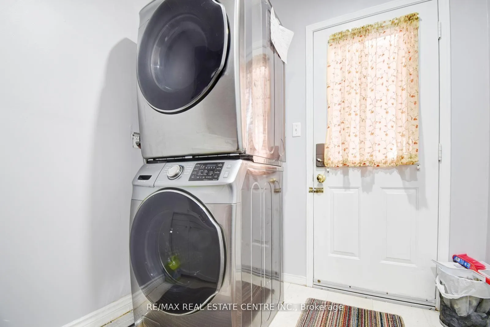 Photo 31 of 103 Botavia Downs Drive, Brampton, Fletcher's Meadow — HOMEH