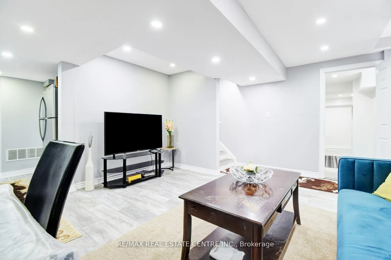 Photo 33 of 103 Botavia Downs Drive, Brampton, Fletcher's Meadow — HOMEH