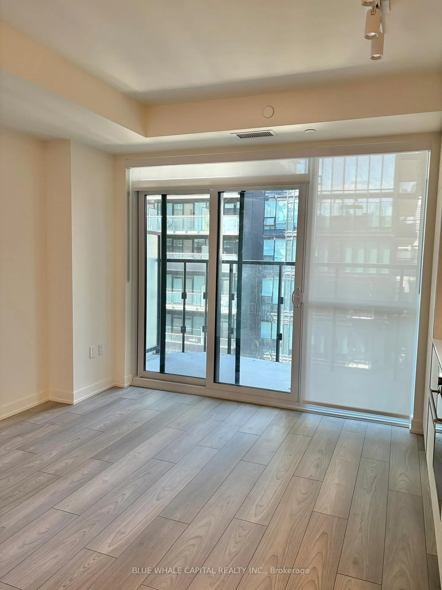 Photo 3 of Unit 710, 120 Broadway Avenue, Toronto, Mount Pleasant West — HOMEH