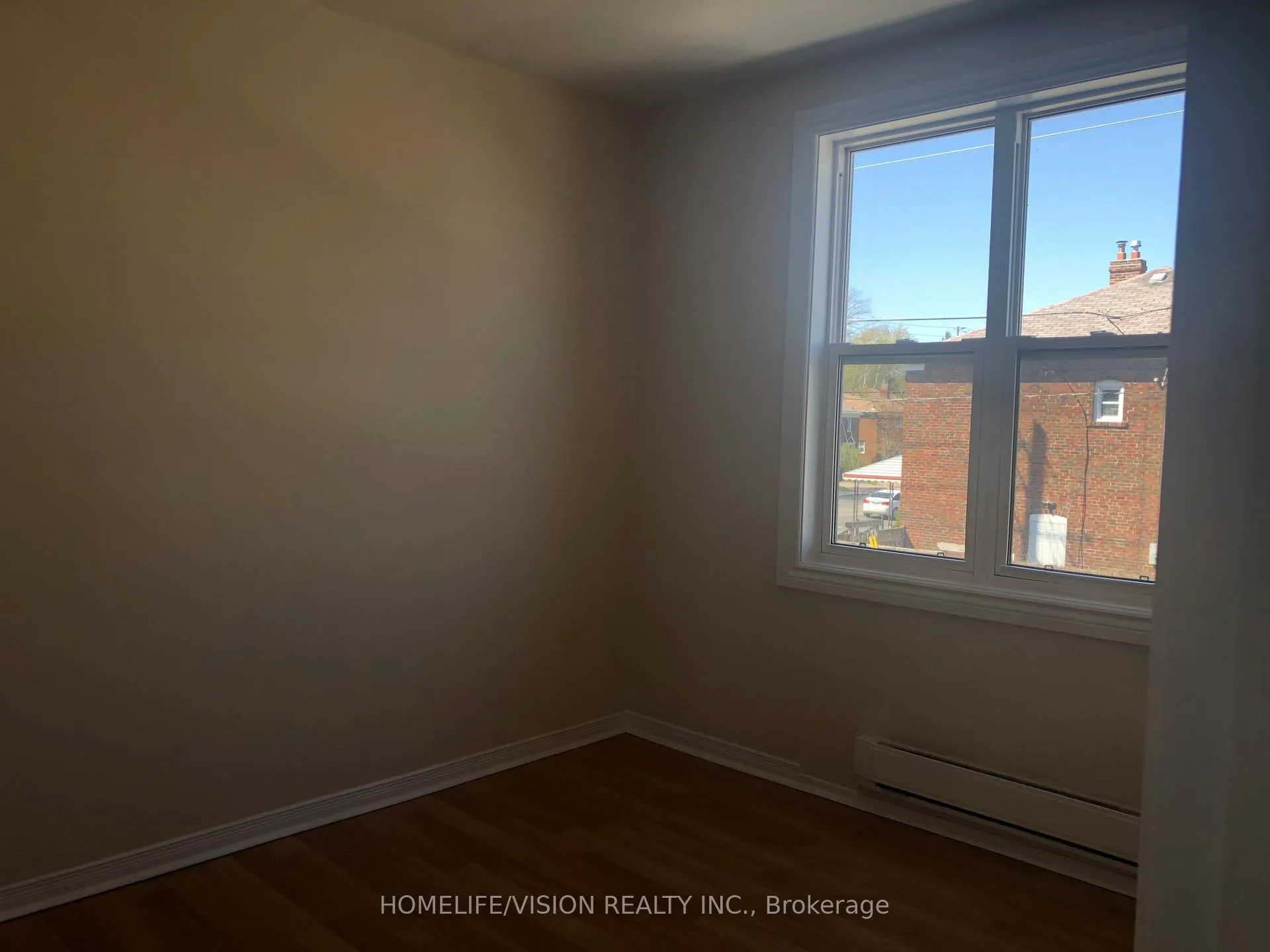 Photo 4 of Unit 2, 421 Sutherland Drive, Toronto, Leaside — HOMEH