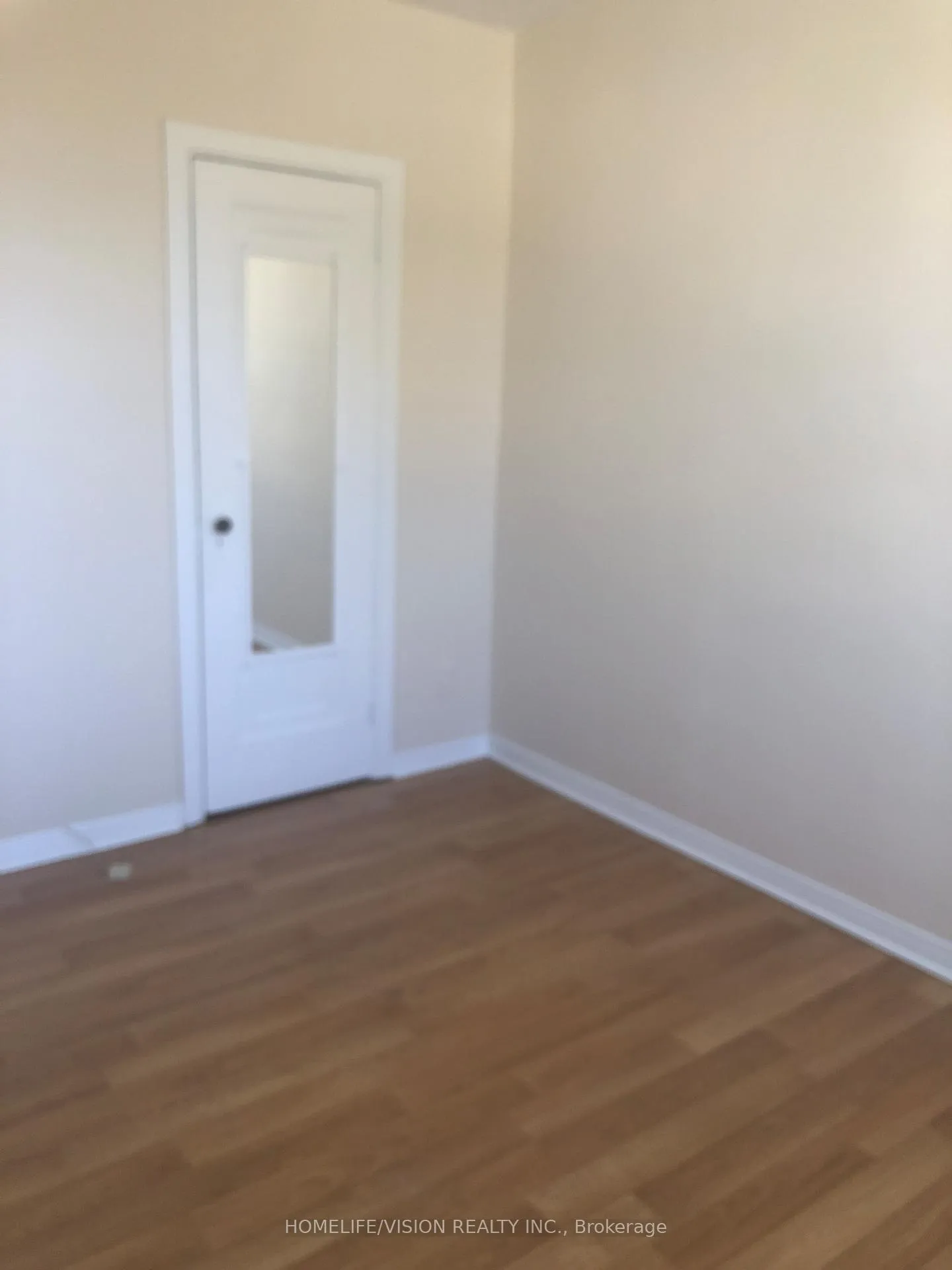 Photo 5 of Unit 2, 421 Sutherland Drive, Toronto, Leaside — HOMEH