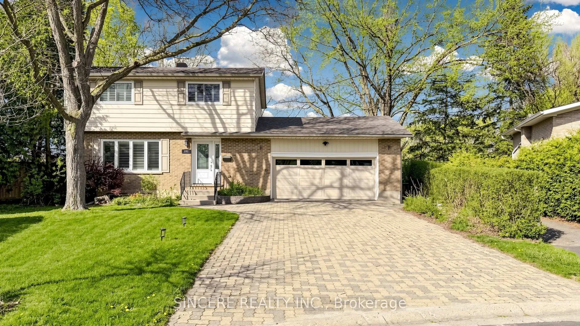Front of 592 Canewood Crescent