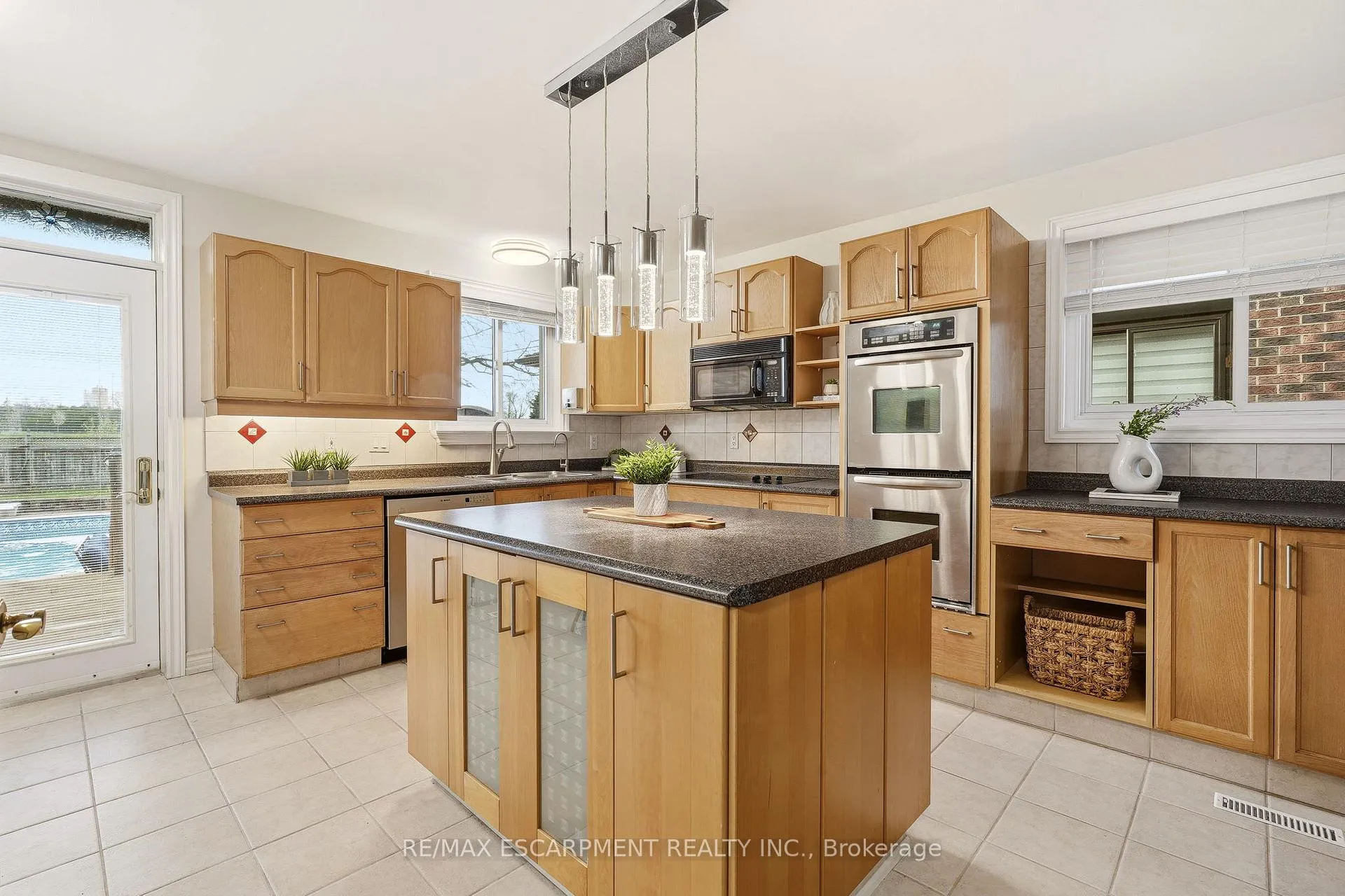 Photo 18 of 694 Mullin Way, Burlington, Appleby — HOMEH