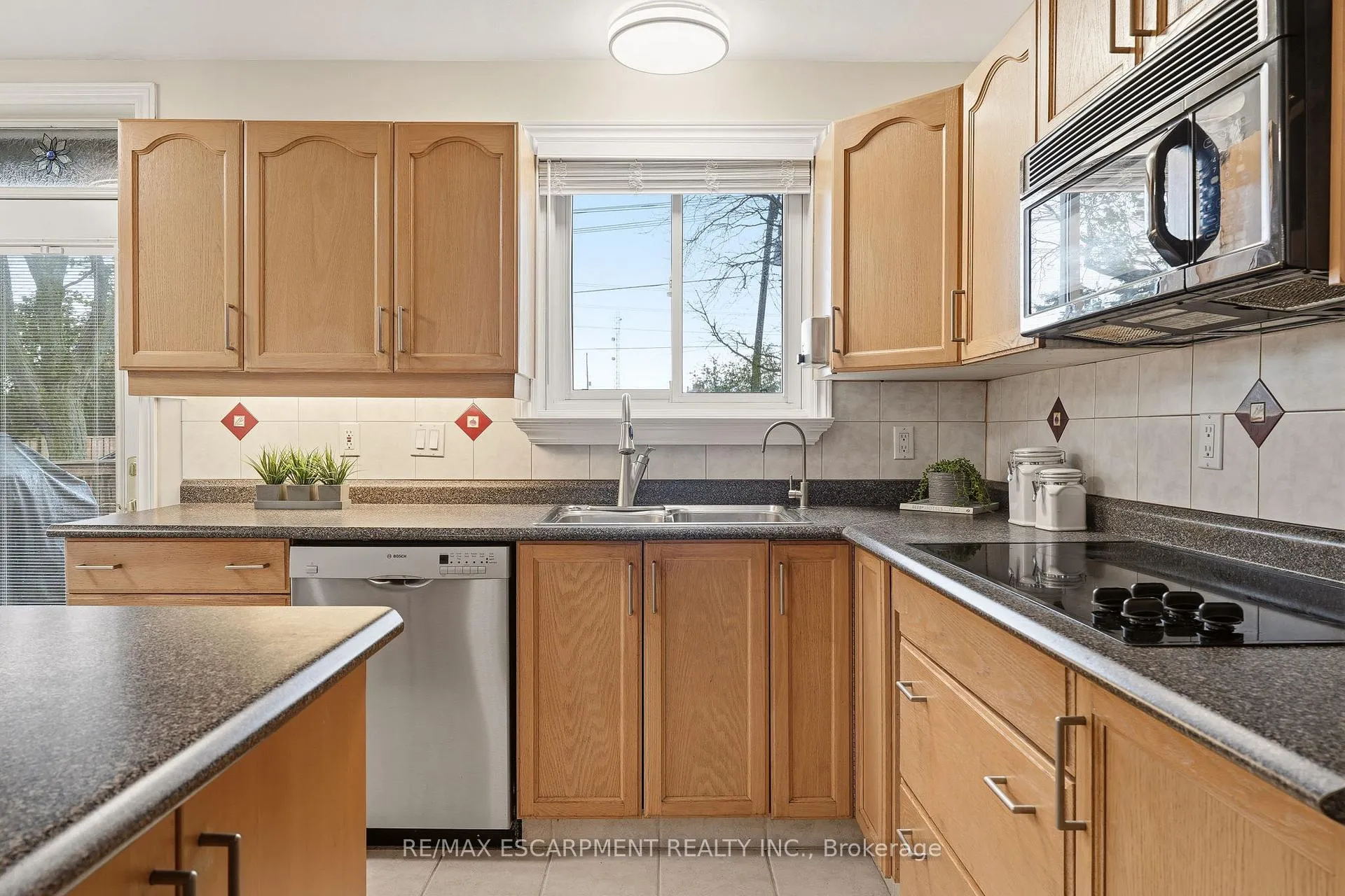 Photo 26 of 694 Mullin Way, Burlington, Appleby — HOMEH