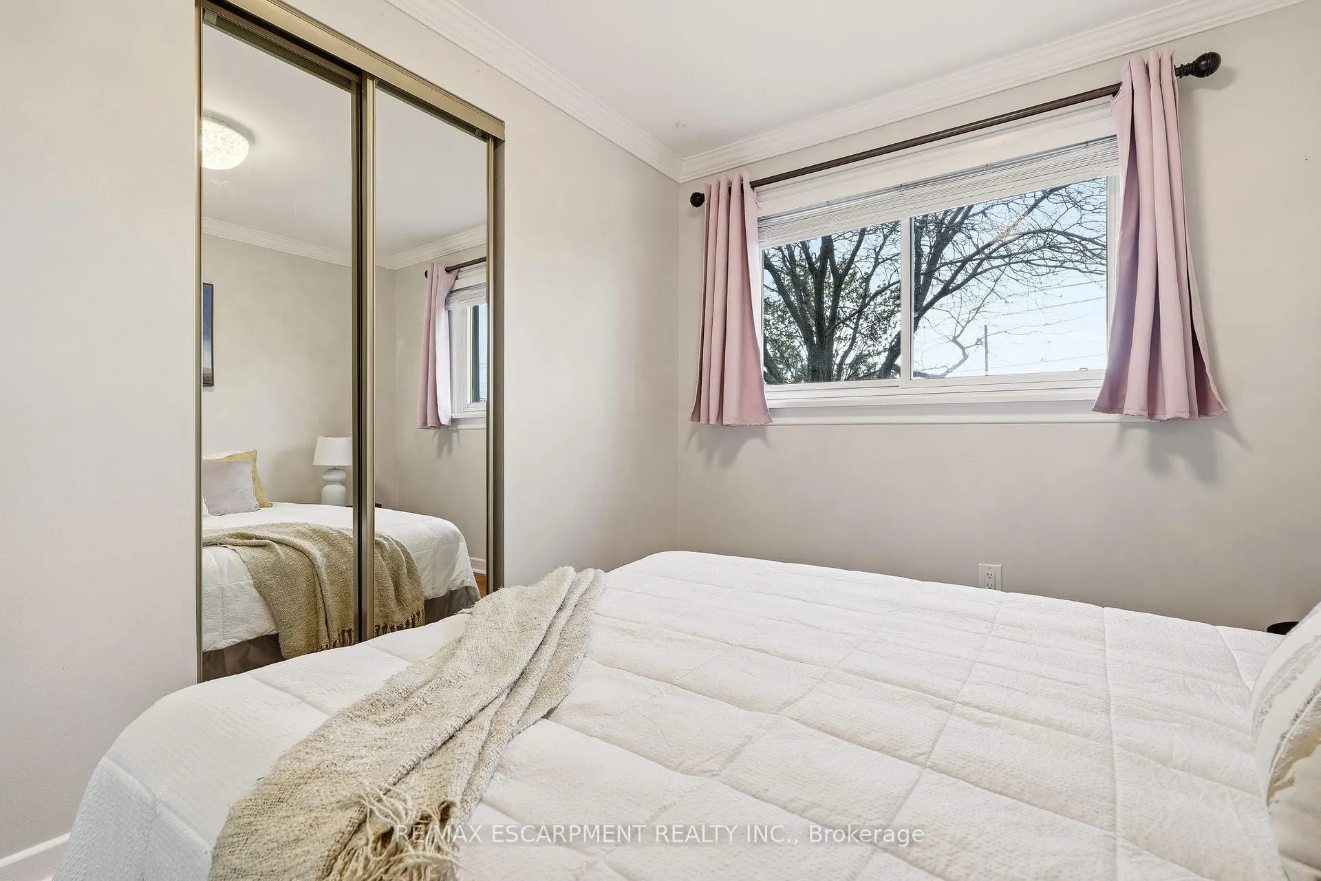 Photo 35 of 694 Mullin Way, Burlington, Appleby — HOMEH