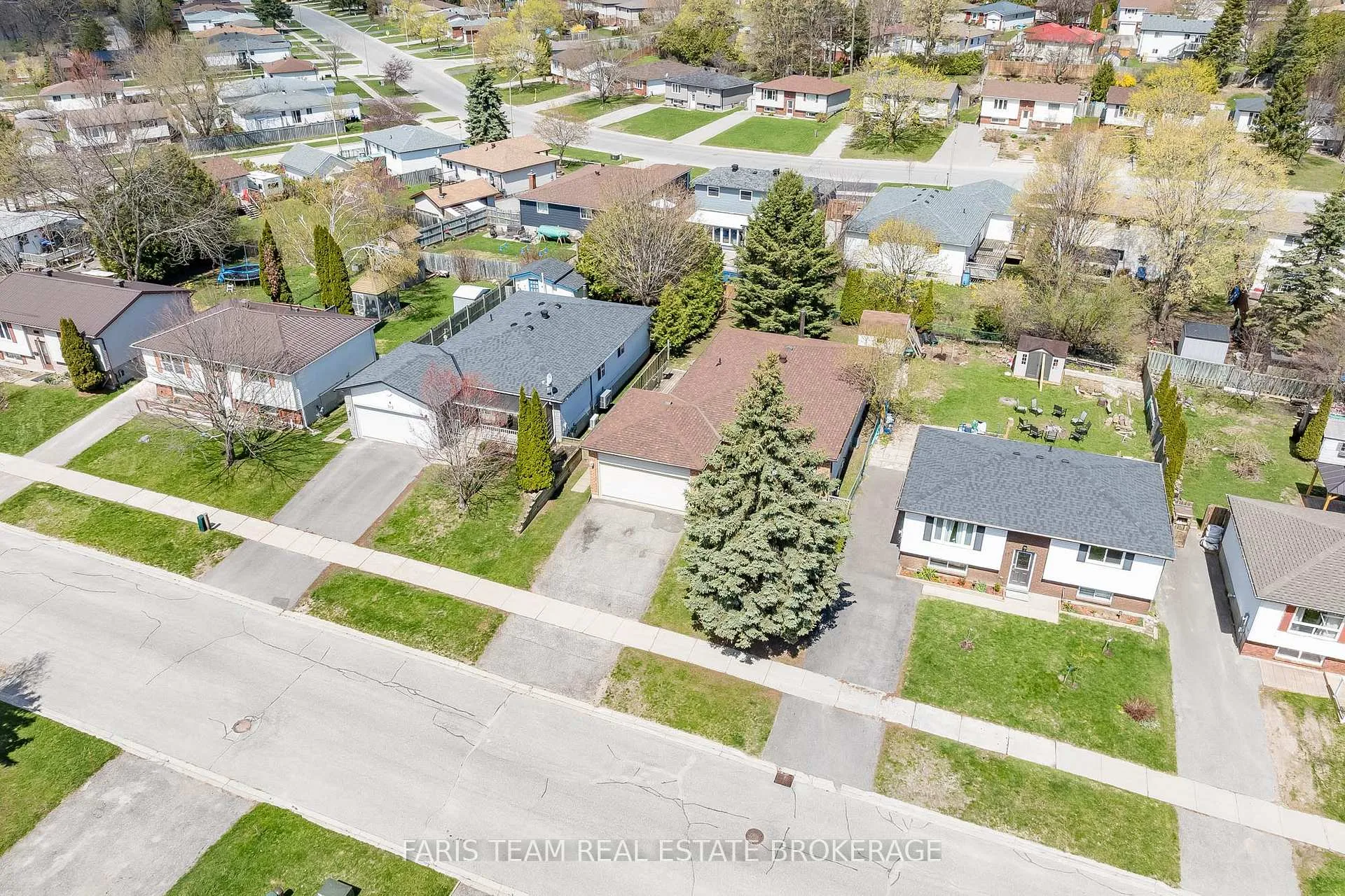 Photo 2 of 308 Christine Drive, Midland — HOMEH