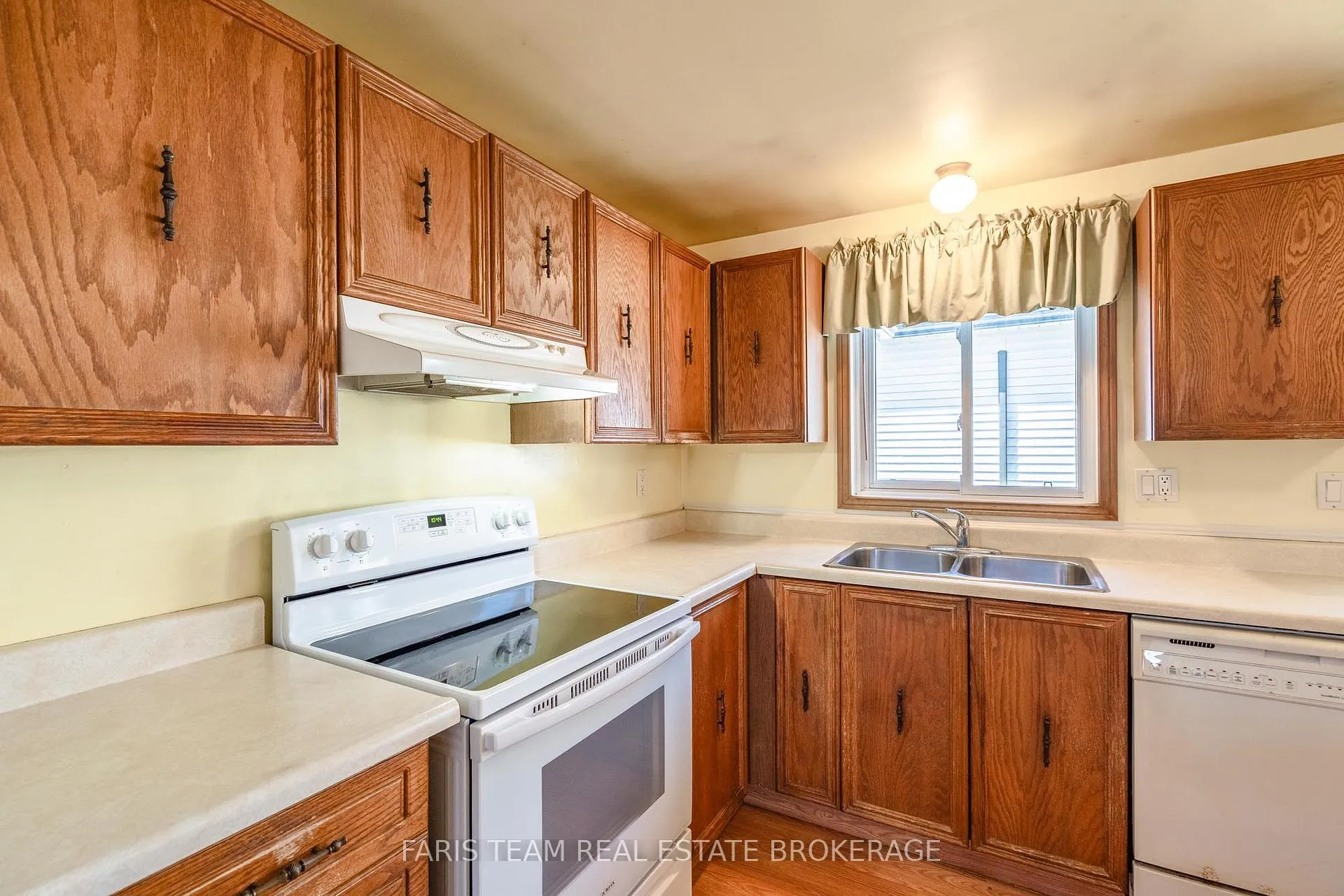 Photo 6 of 308 Christine Drive, Midland — HOMEH
