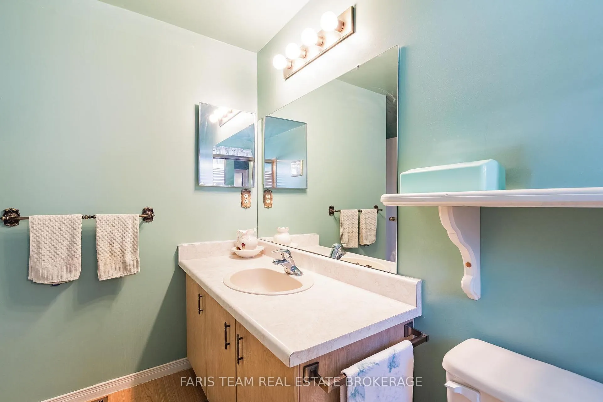 Photo 19 of 308 Christine Drive, Midland — HOMEH