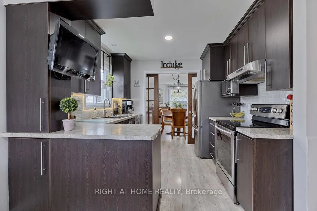 Photo 5 of 29 Peacock Crescent, Ottawa, Barrhaven - Cedargrove/Fraserdale — HOMEH