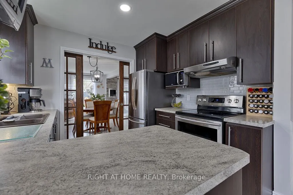 Photo 6 of 29 Peacock Crescent, Ottawa, Barrhaven - Cedargrove/Fraserdale — HOMEH