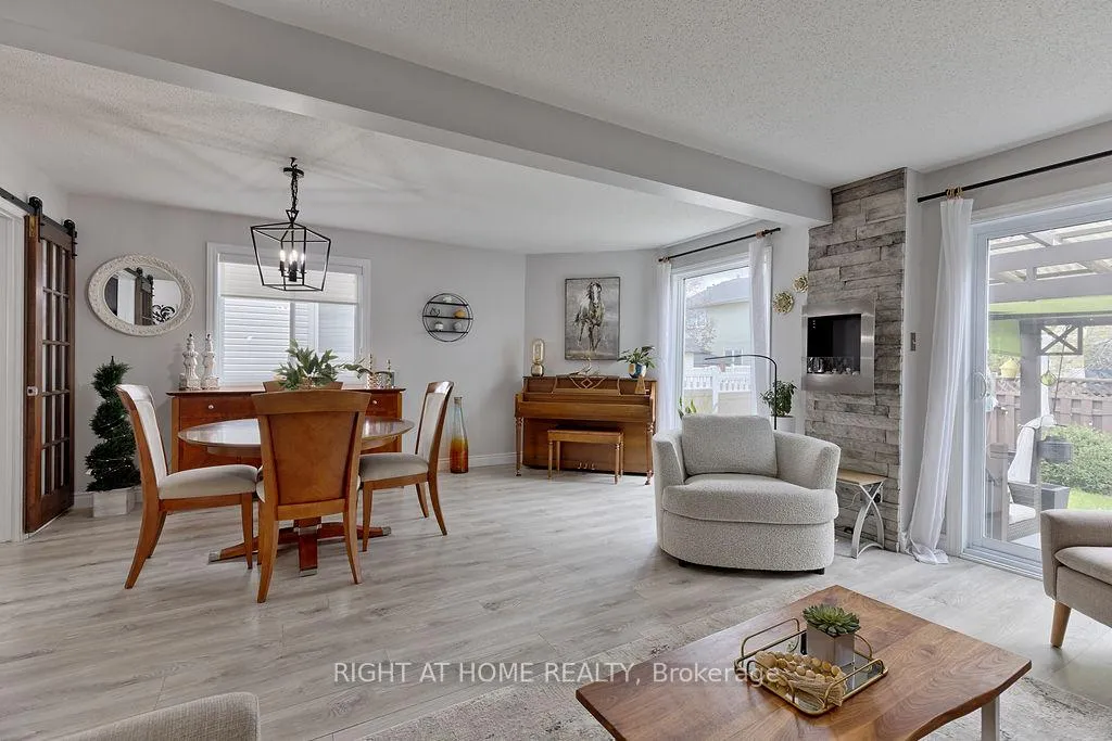 Photo 17 of 29 Peacock Crescent, Ottawa, Barrhaven - Cedargrove/Fraserdale — HOMEH
