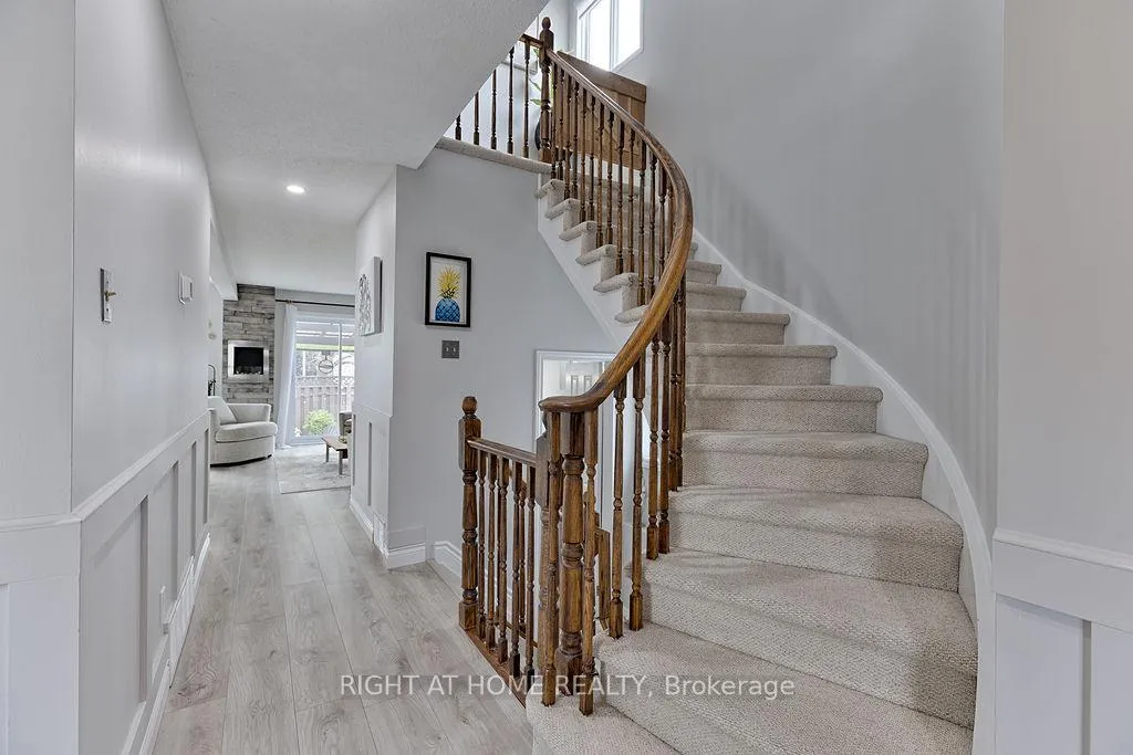 Photo 19 of 29 Peacock Crescent, Ottawa, Barrhaven - Cedargrove/Fraserdale — HOMEH
