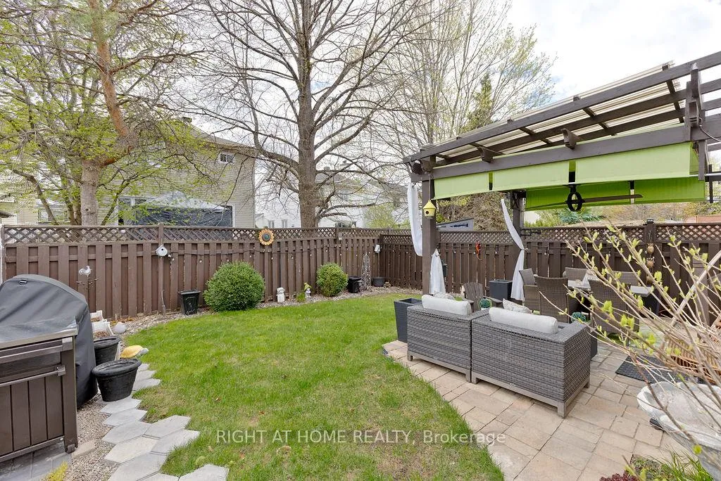 Photo 29 of 29 Peacock Crescent, Ottawa, Barrhaven - Cedargrove/Fraserdale — HOMEH