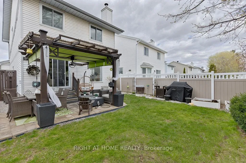 Photo 31 of 29 Peacock Crescent, Ottawa, Barrhaven - Cedargrove/Fraserdale — HOMEH