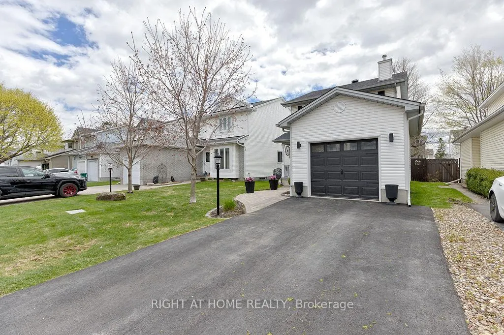Photo 33 of 29 Peacock Crescent, Ottawa, Barrhaven - Cedargrove/Fraserdale — HOMEH
