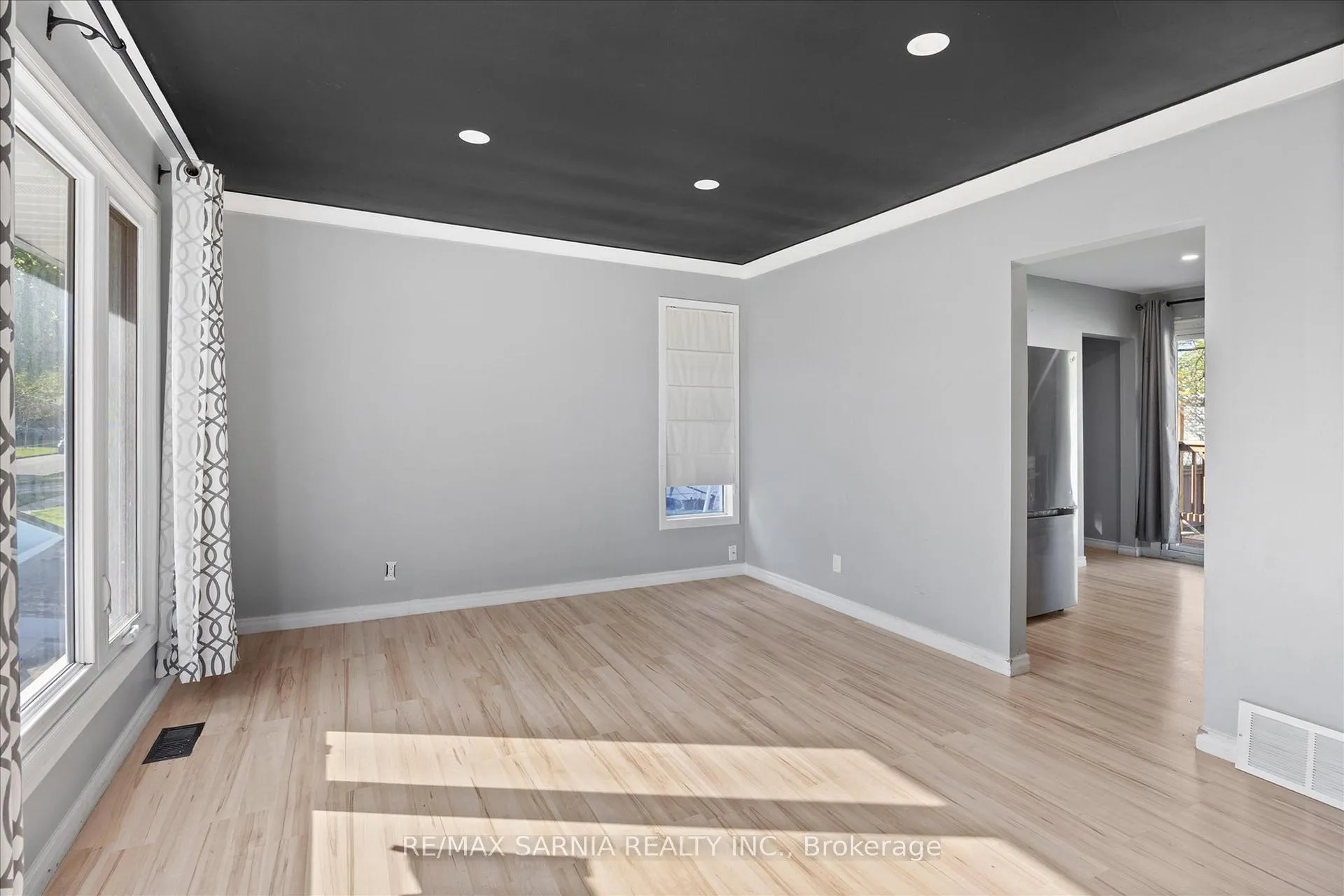 Photo 2 of 1515 Tourangeau Road, Windsor — HOMEH