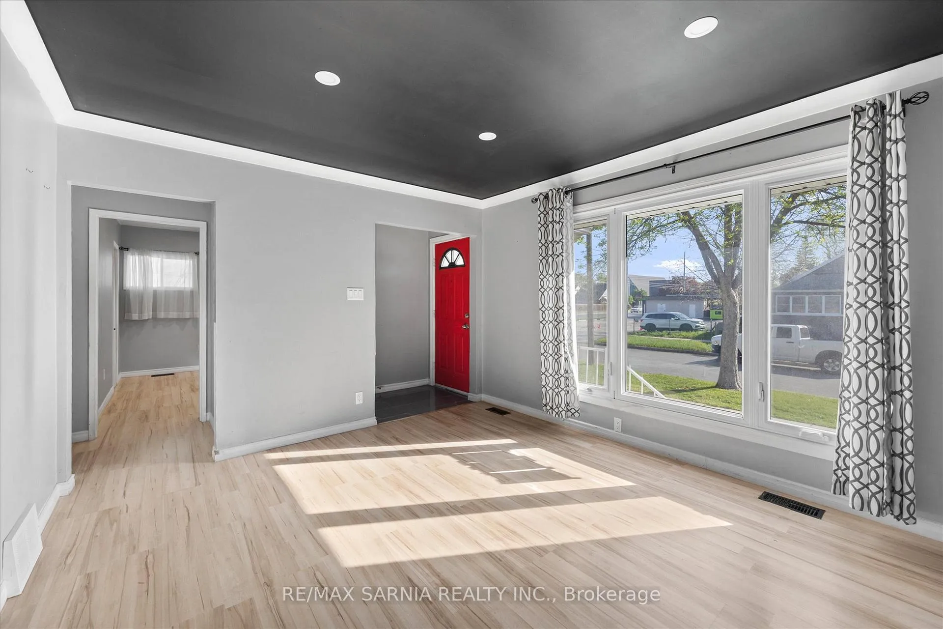 Photo 3 of 1515 Tourangeau Road, Windsor — HOMEH