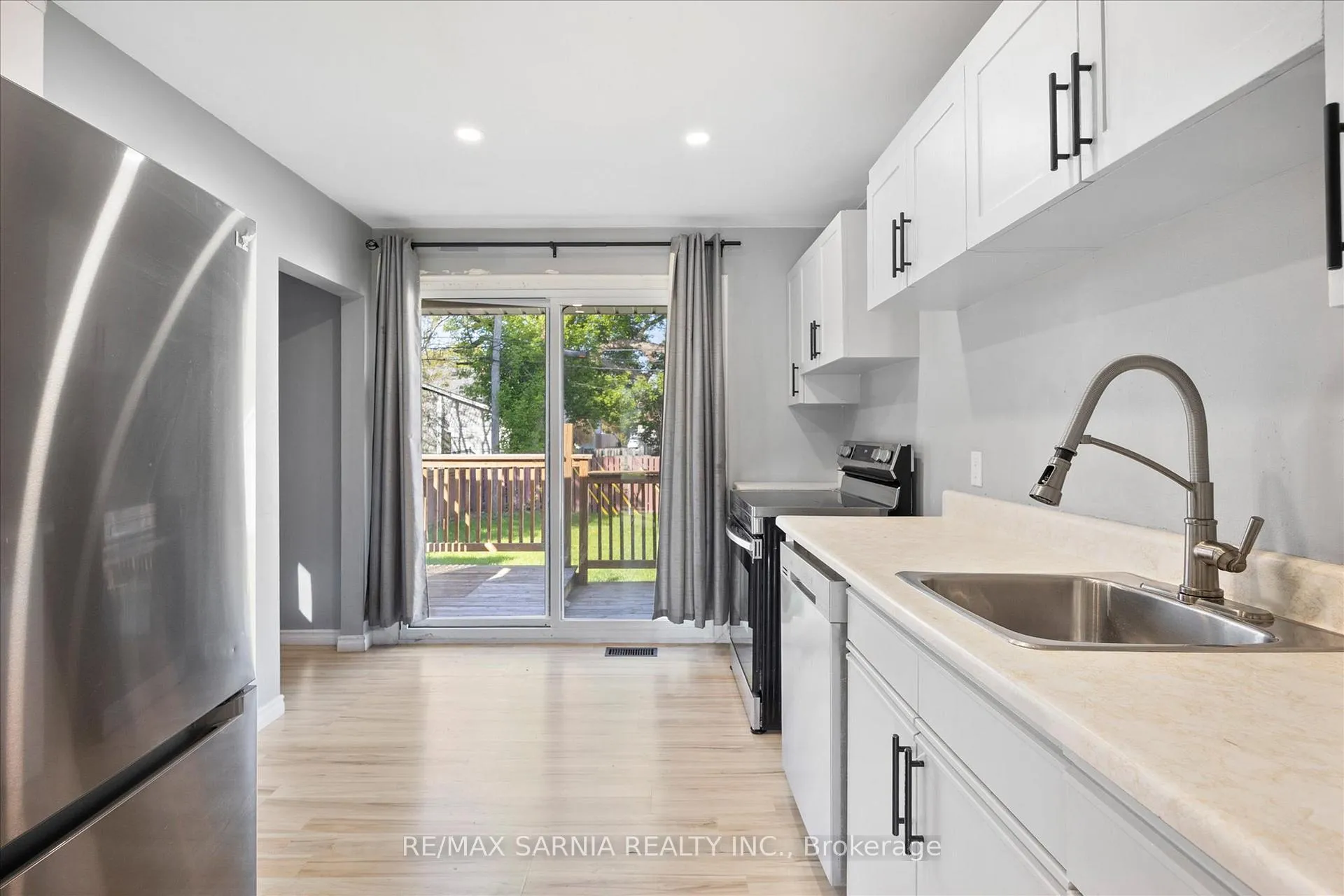 Photo 4 of 1515 Tourangeau Road, Windsor — HOMEH