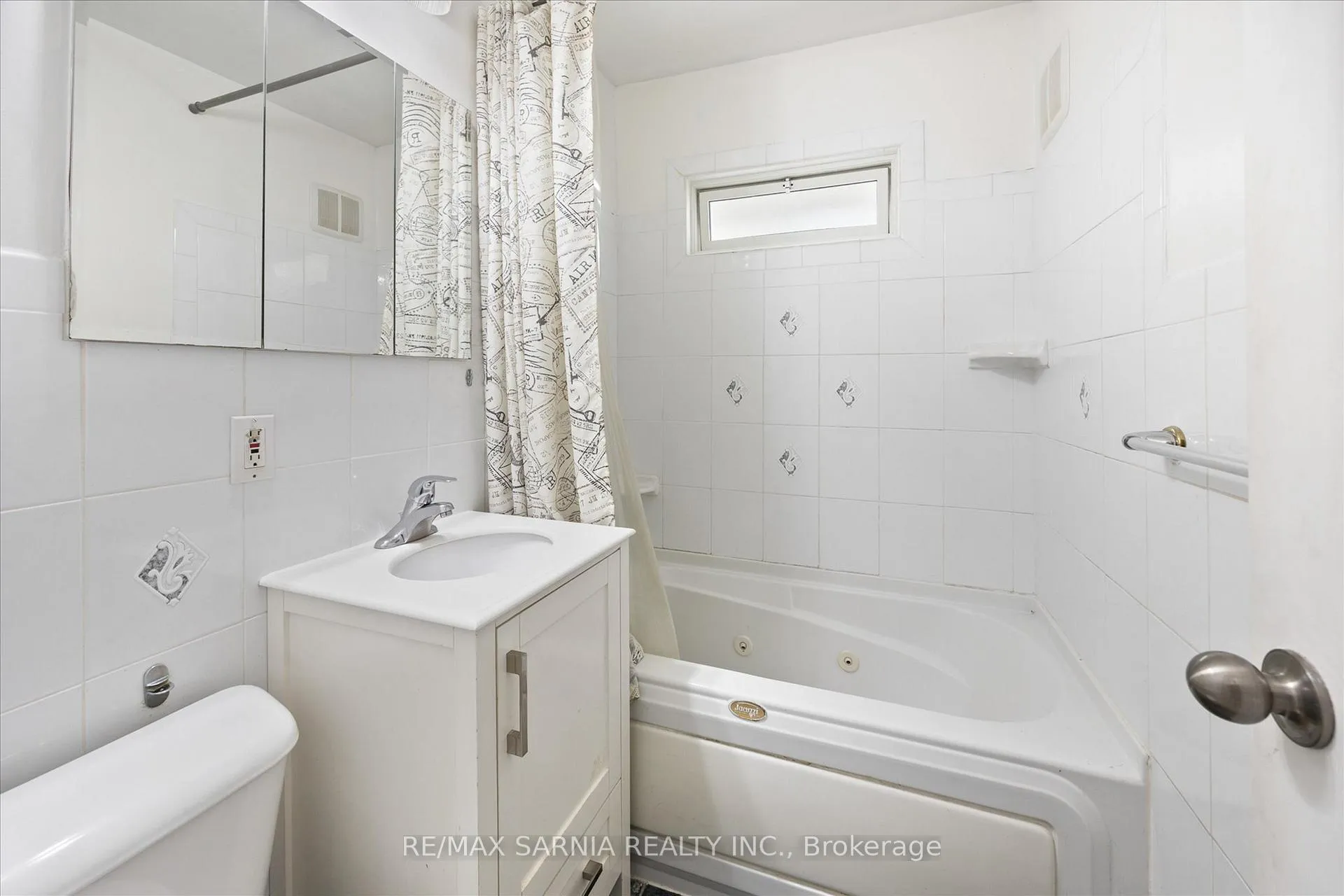 Photo 8 of 1515 Tourangeau Road, Windsor — HOMEH