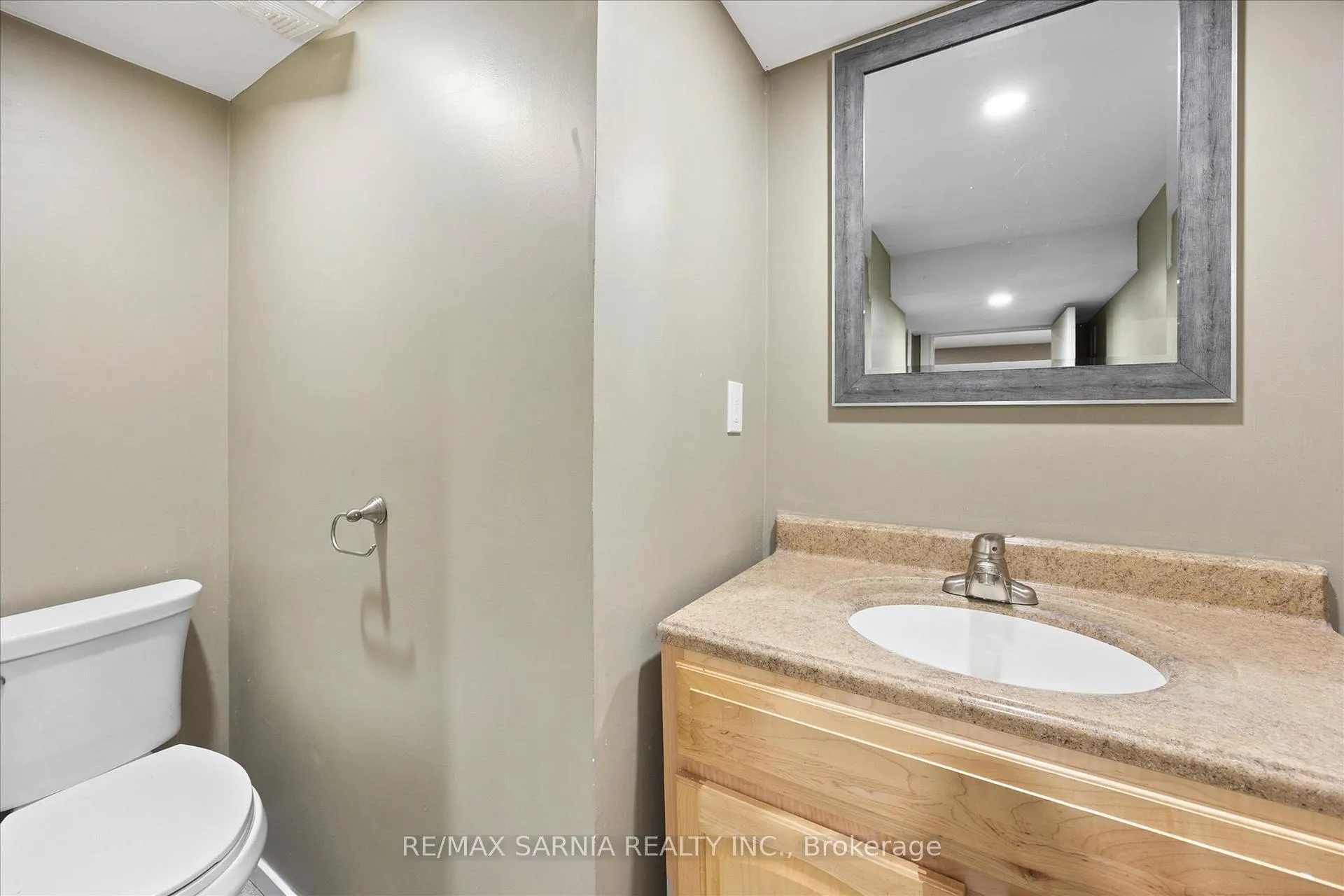 Photo 12 of 1515 Tourangeau Road, Windsor — HOMEH