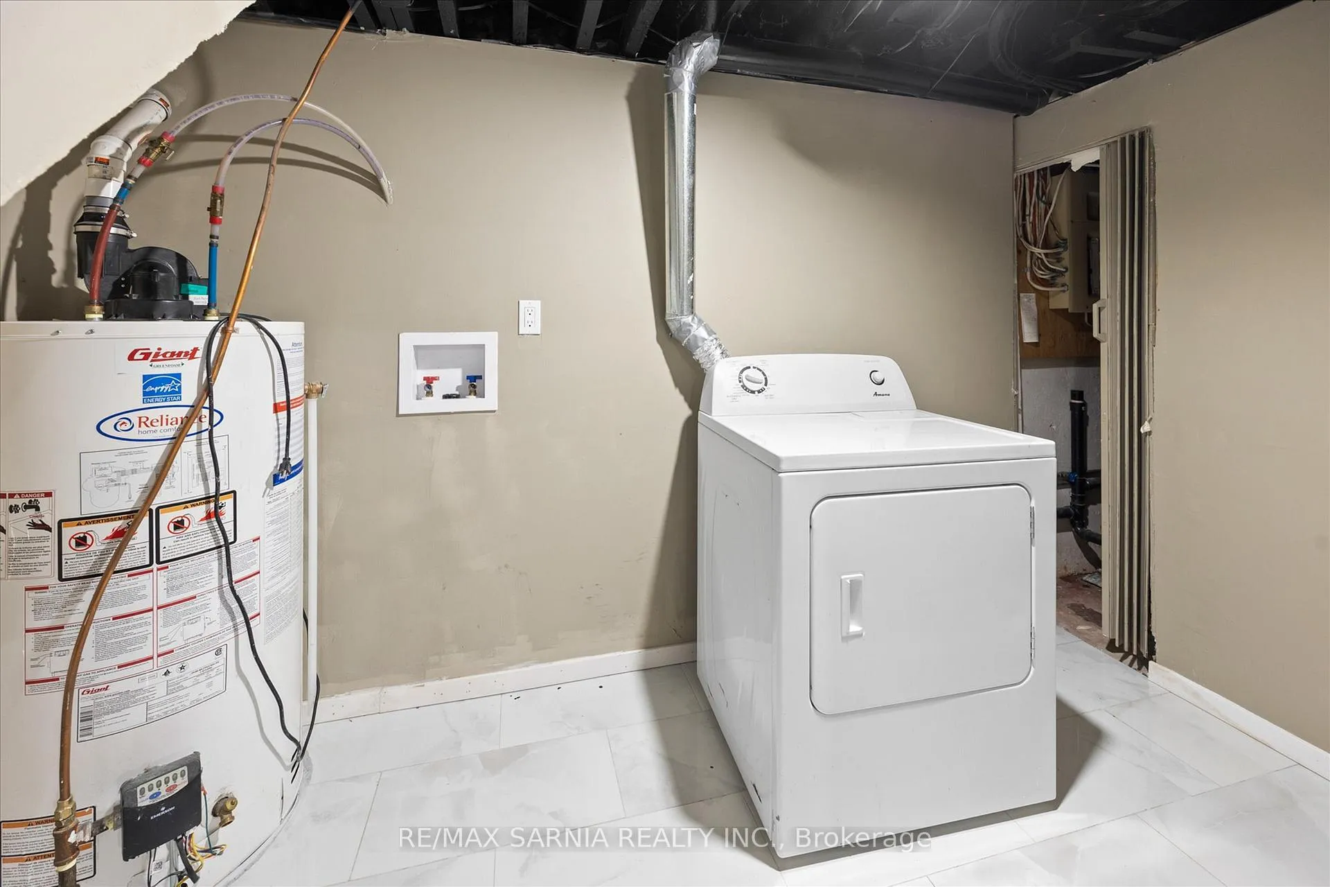Photo 13 of 1515 Tourangeau Road, Windsor — HOMEH