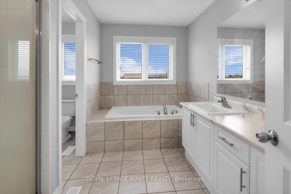 Photo 41 of 91 Yacht Drive, Clarington, Bowmanville — HOMEH