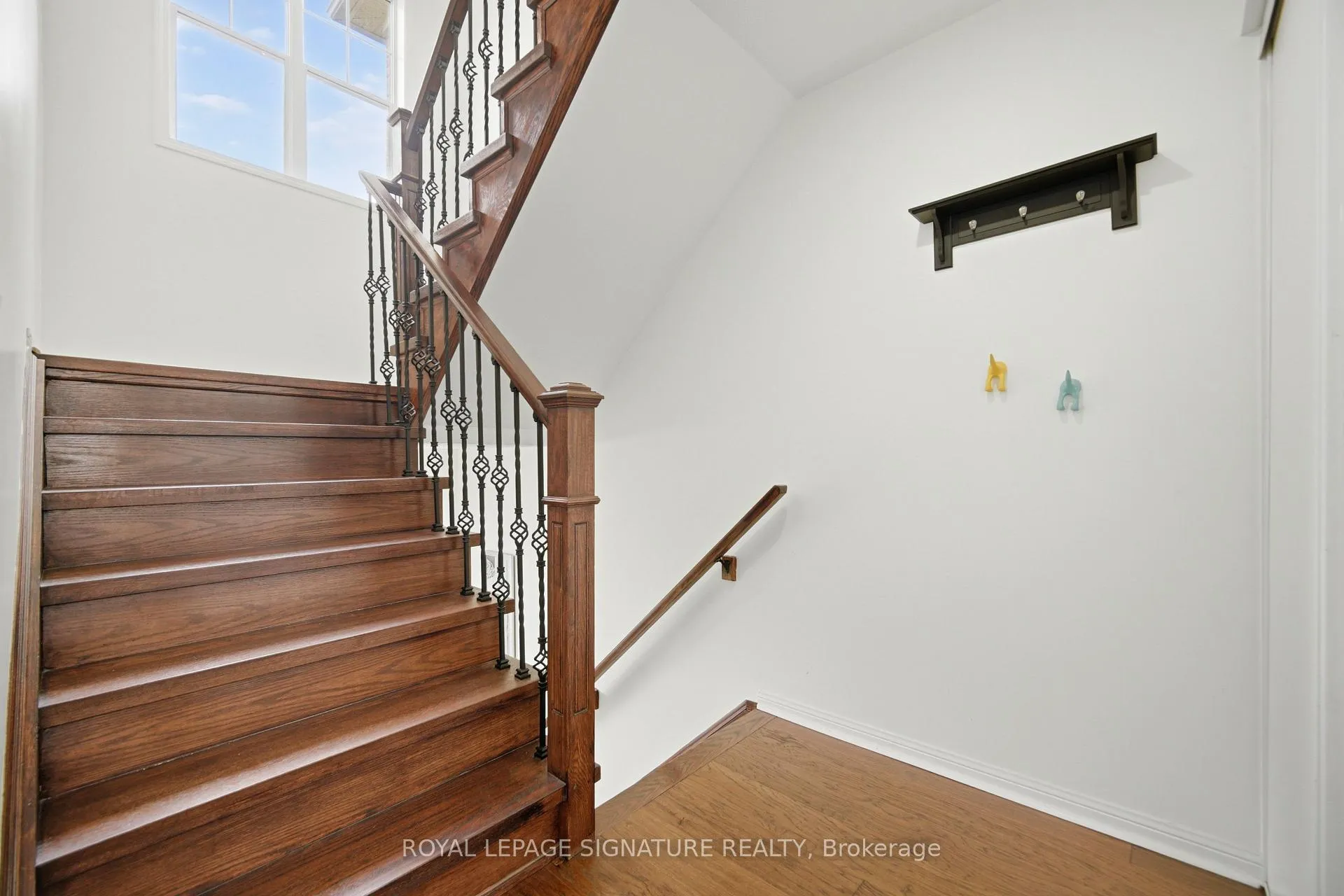 Photo 4 of 2909 Garnethill Way, Oakville, Westmount — HOMEH