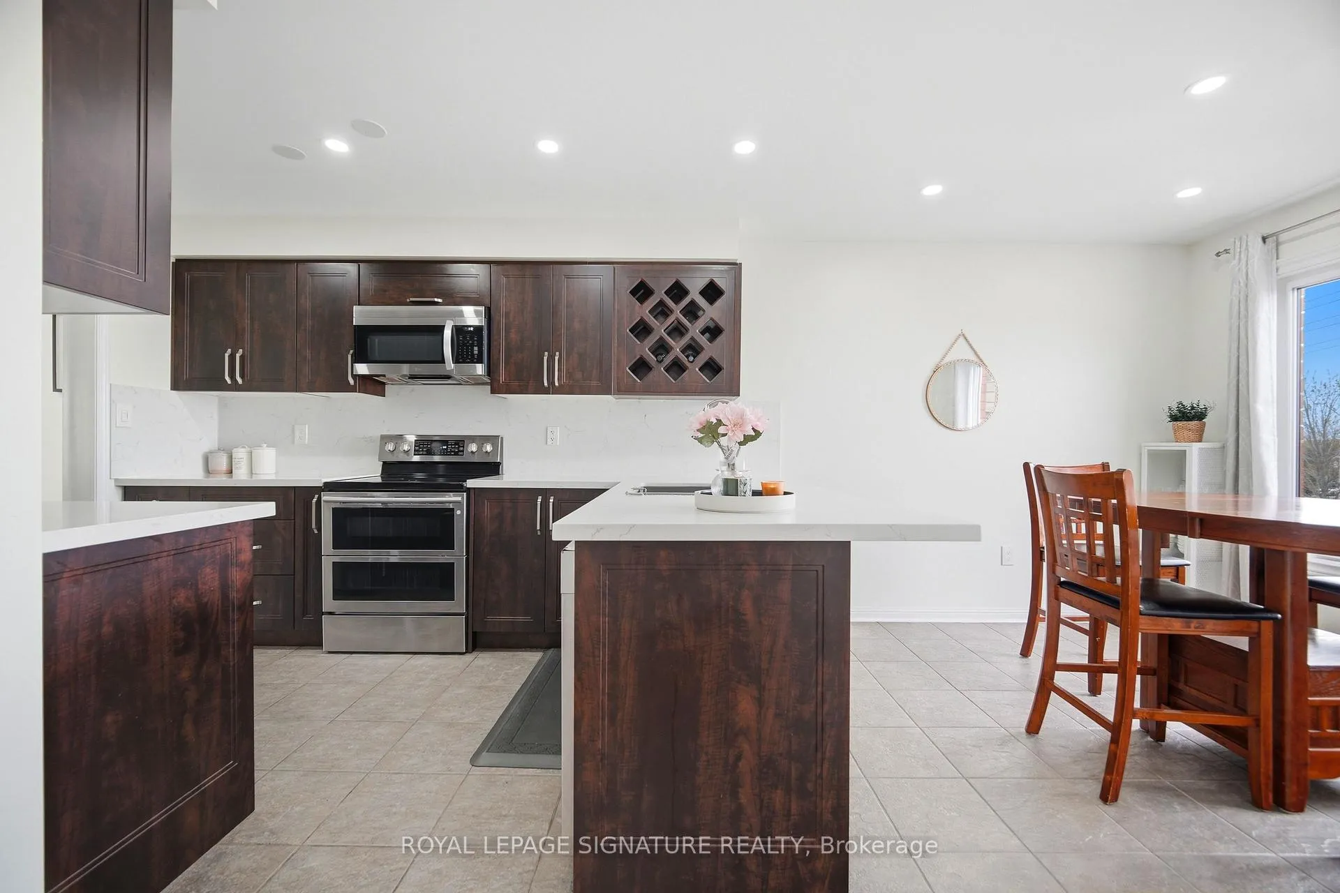 Photo 11 of 2909 Garnethill Way, Oakville, Westmount — HOMEH