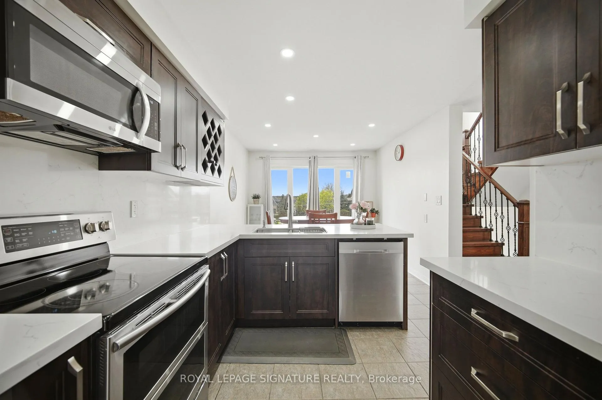Photo 12 of 2909 Garnethill Way, Oakville, Westmount — HOMEH