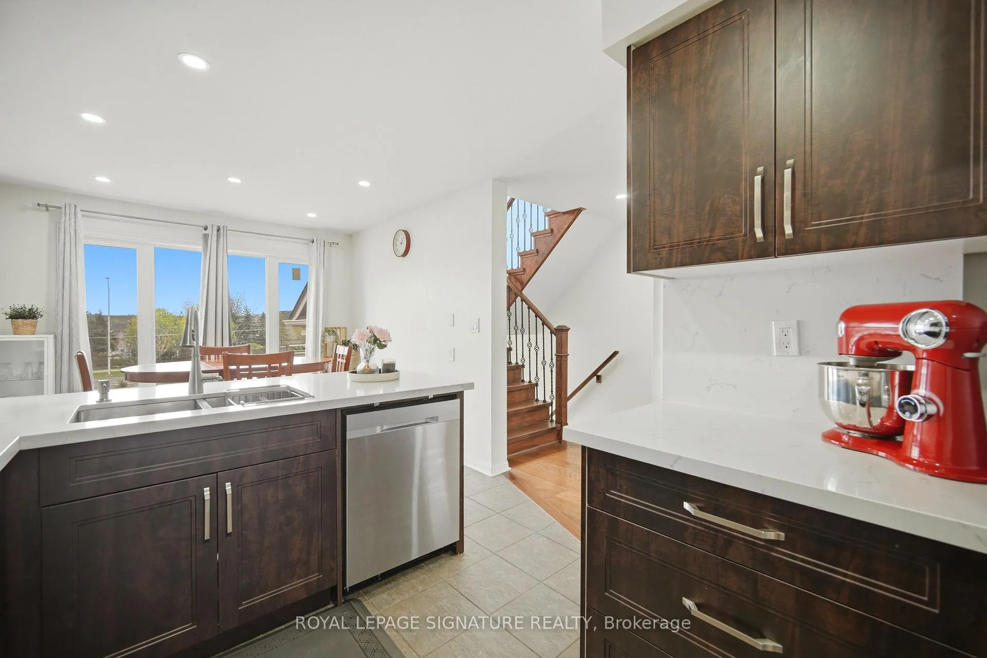 Photo 15 of 2909 Garnethill Way, Oakville, Westmount — HOMEH