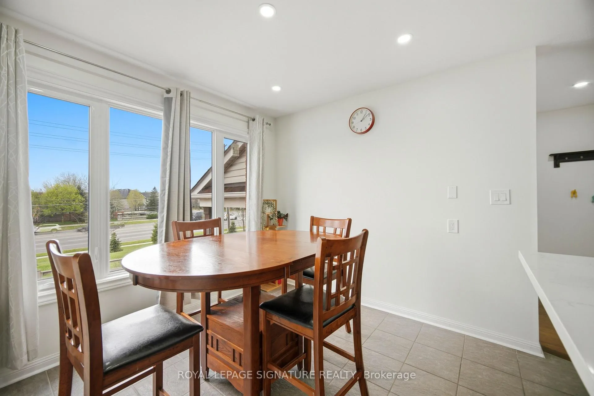 Photo 18 of 2909 Garnethill Way, Oakville, Westmount — HOMEH