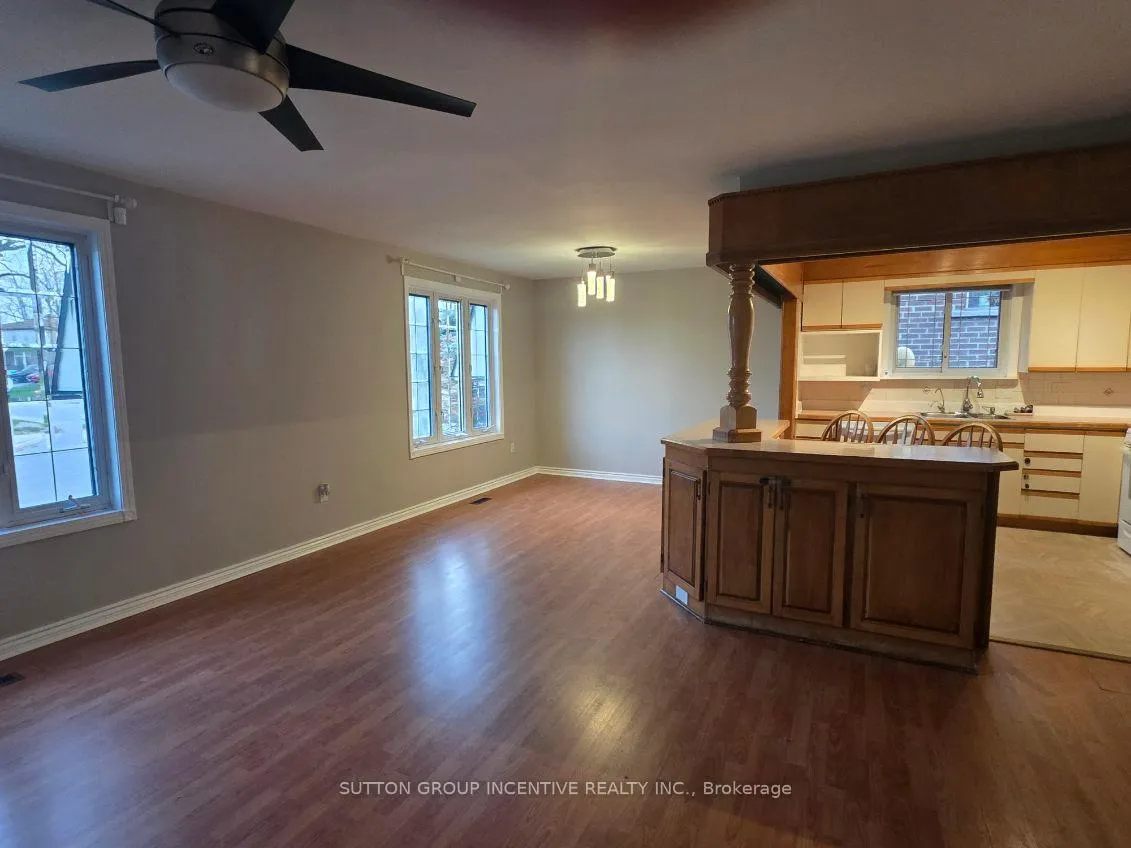 Photo 5 of 50 Farmingdale Crescent, Barrie, Cundles East — HOMEH