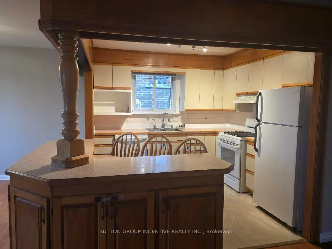 Photo 7 of 50 Farmingdale Crescent, Barrie, Cundles East — HOMEH