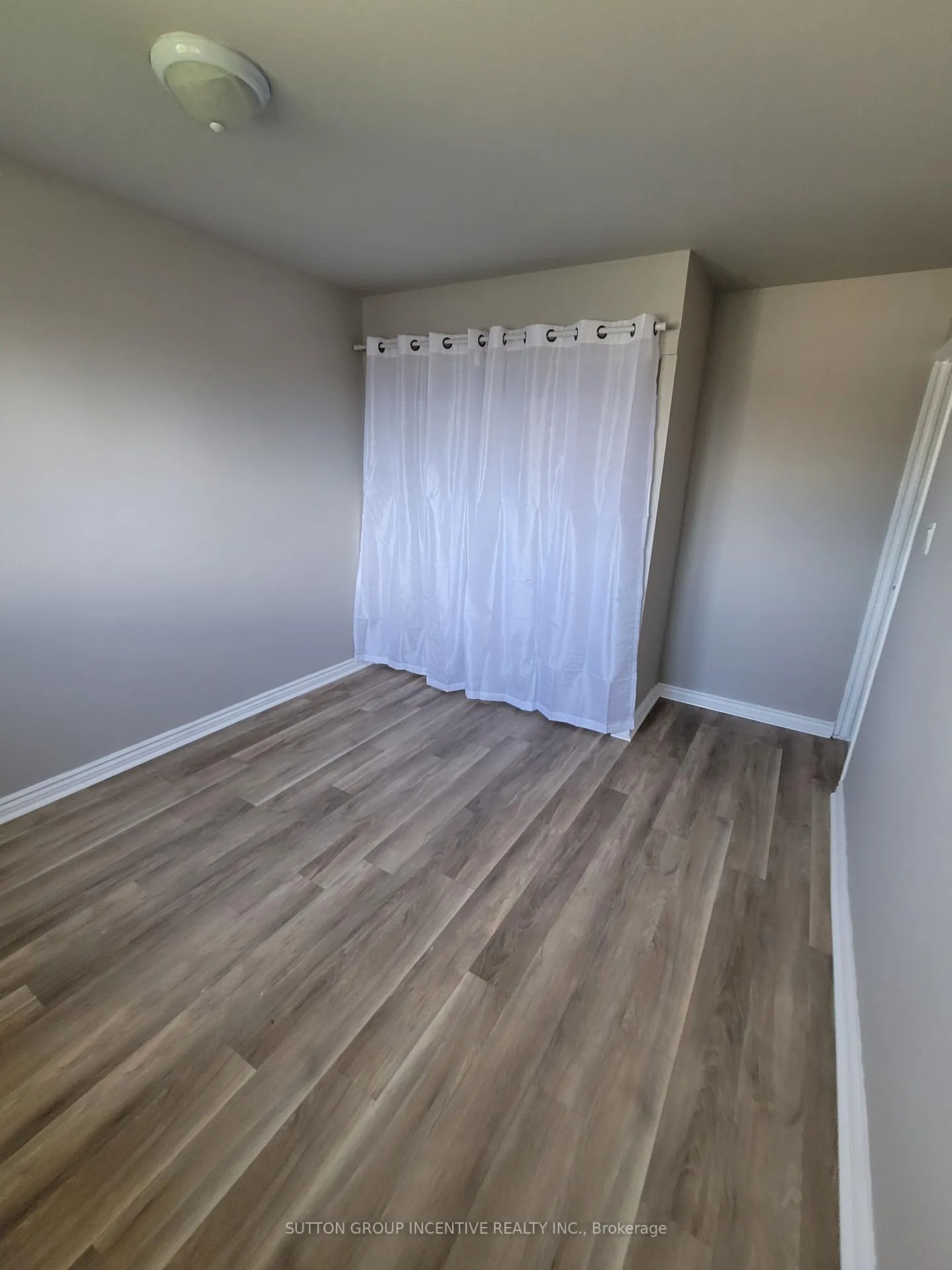 Photo 15 of 50 Farmingdale Crescent, Barrie, Cundles East — HOMEH