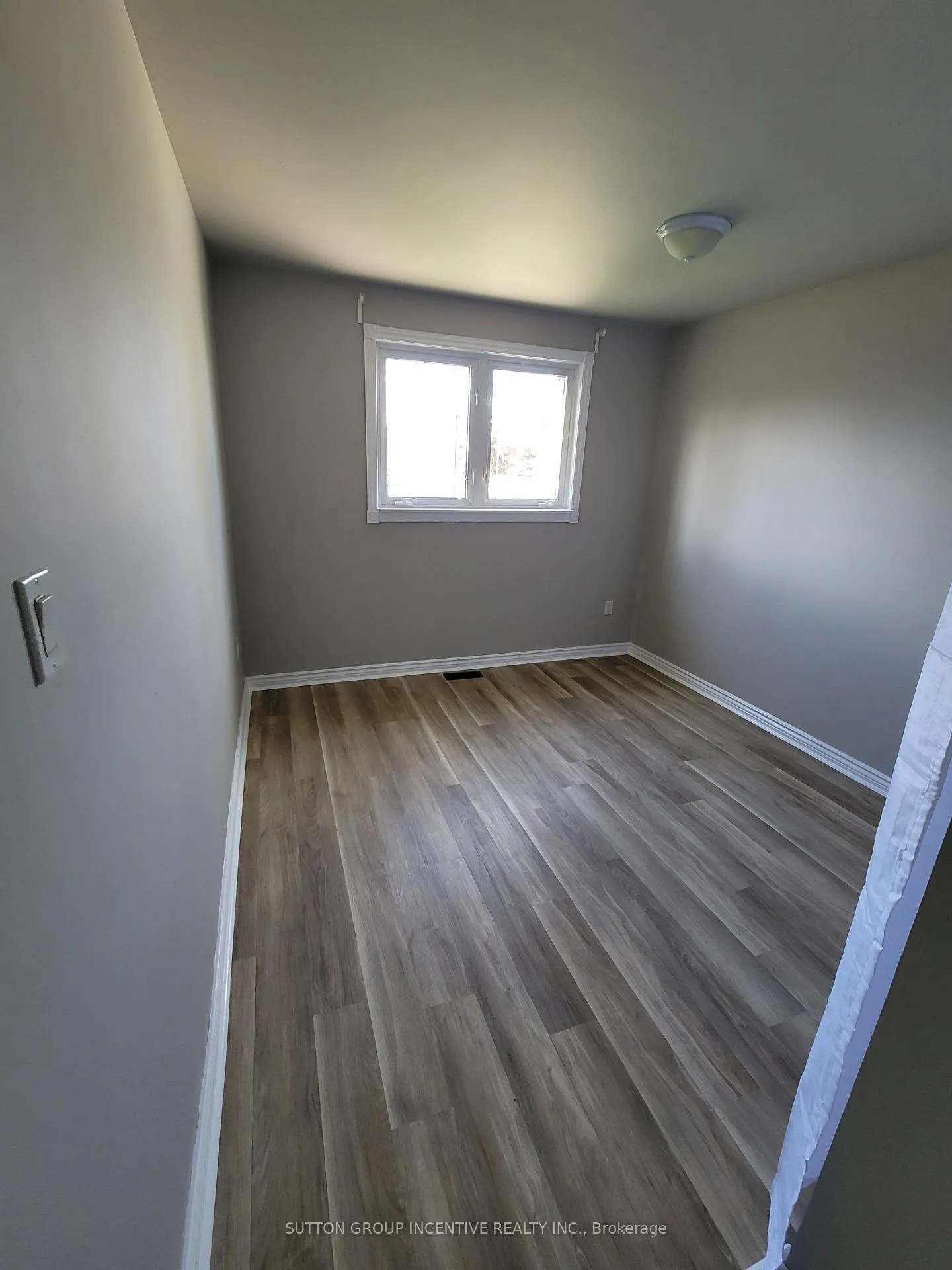 Photo 16 of 50 Farmingdale Crescent, Barrie, Cundles East — HOMEH