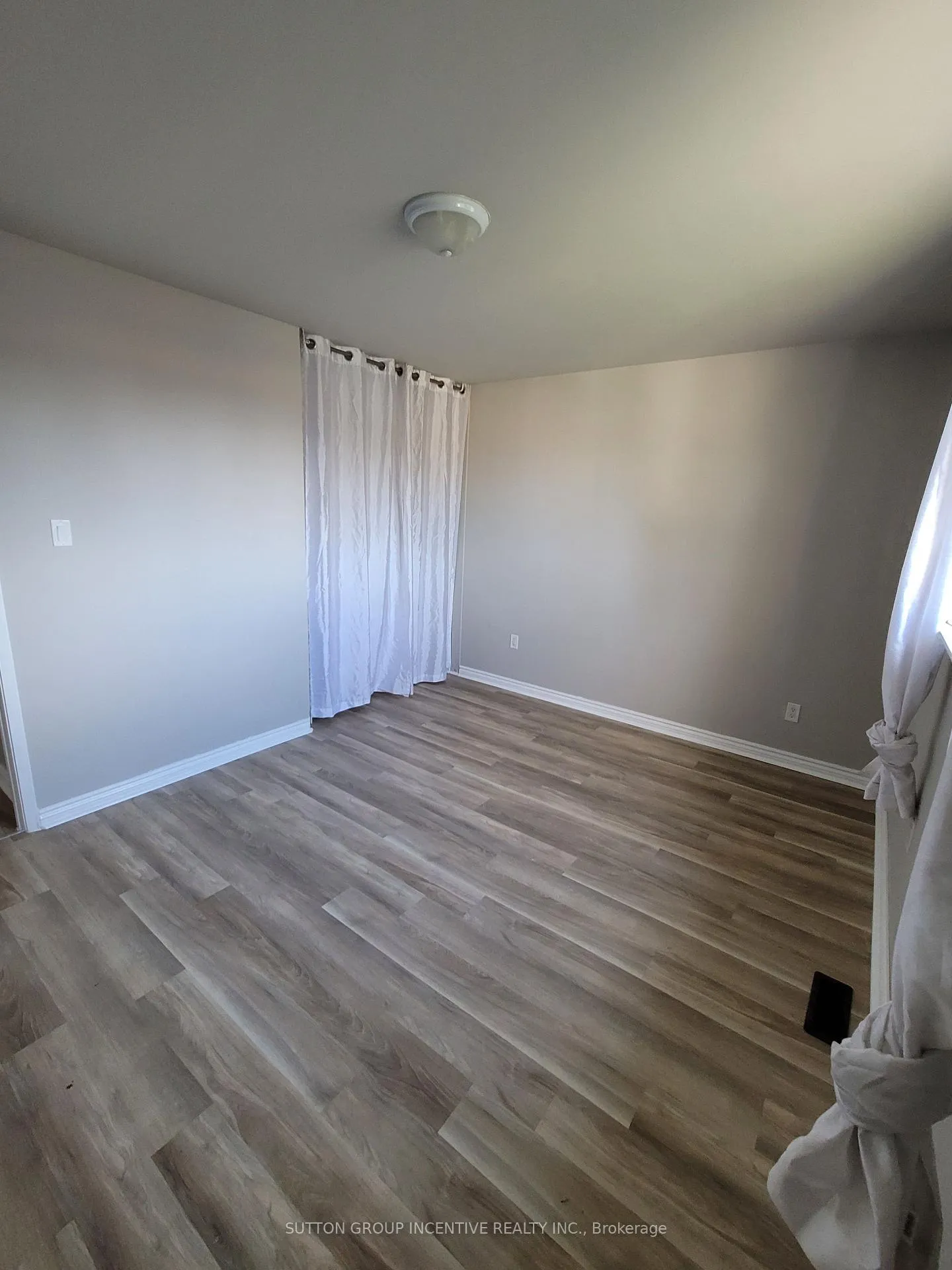 Photo 19 of 50 Farmingdale Crescent, Barrie, Cundles East — HOMEH