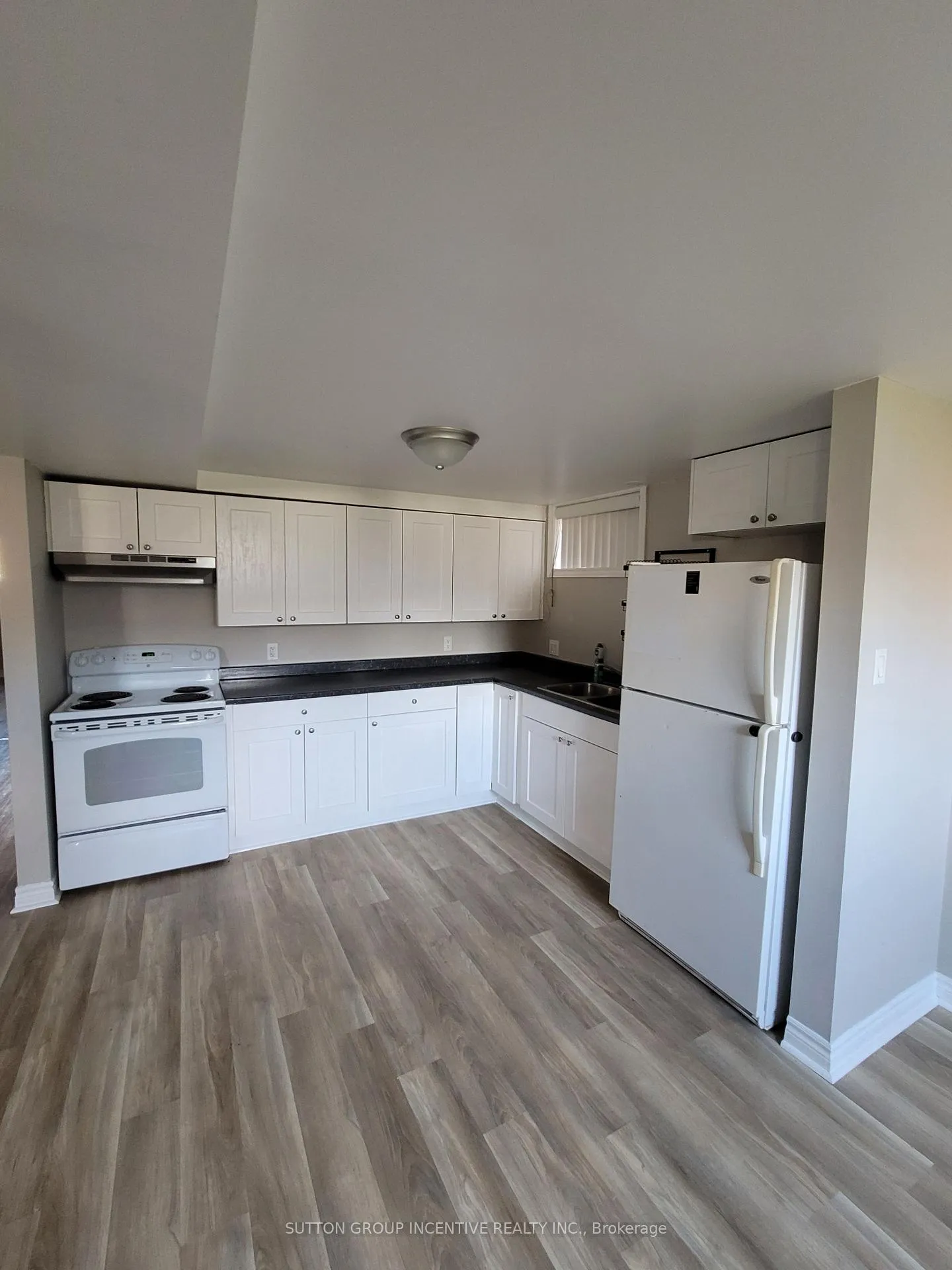 Photo 27 of 50 Farmingdale Crescent, Barrie, Cundles East — HOMEH