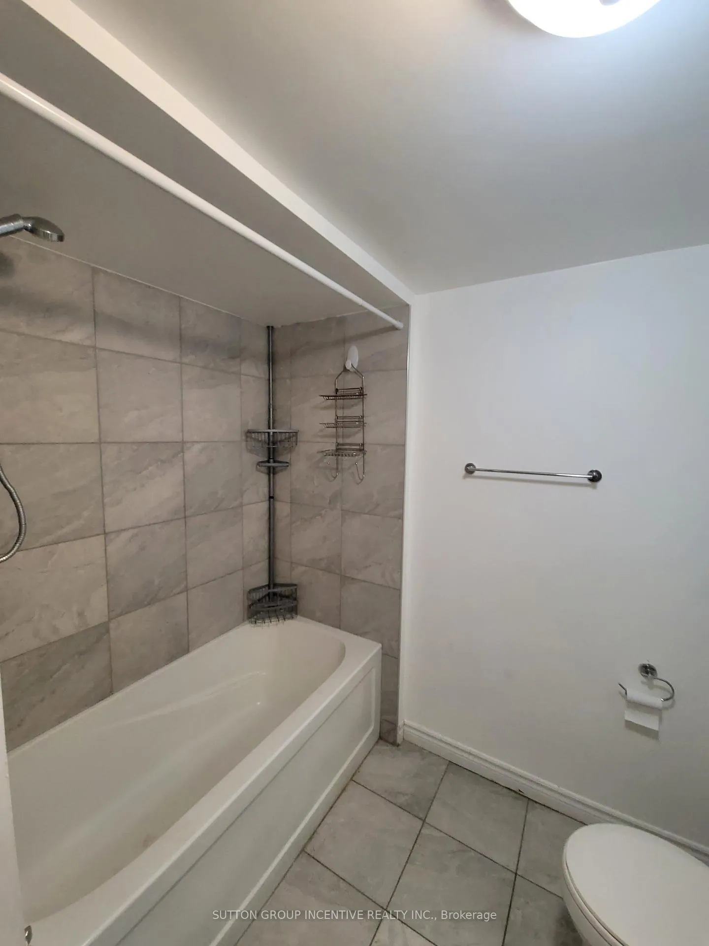 Photo 29 of 50 Farmingdale Crescent, Barrie, Cundles East — HOMEH