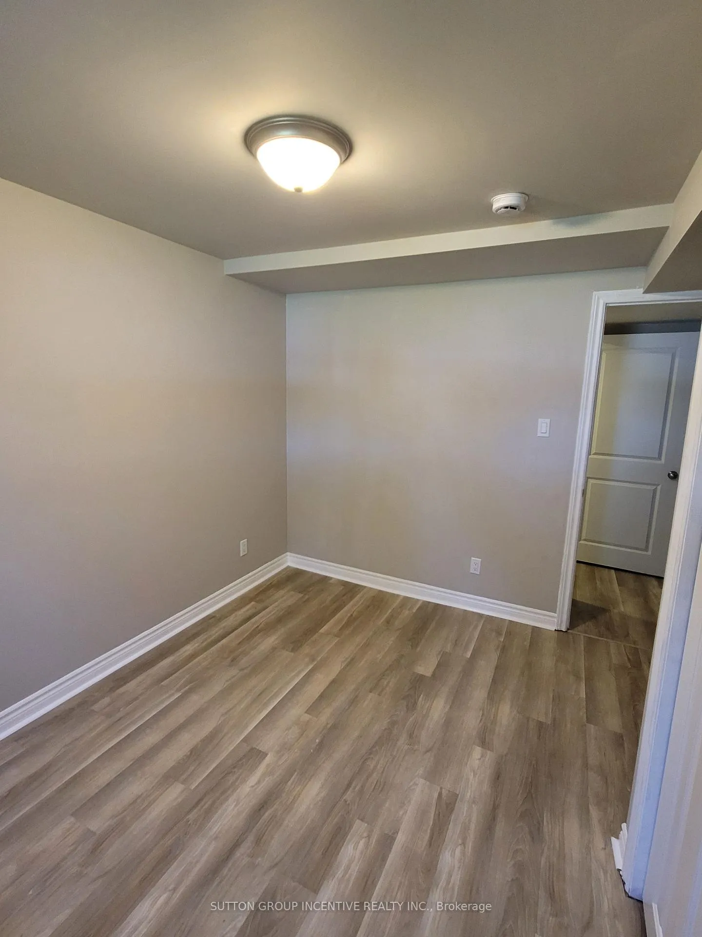 Photo 35 of 50 Farmingdale Crescent, Barrie, Cundles East — HOMEH
