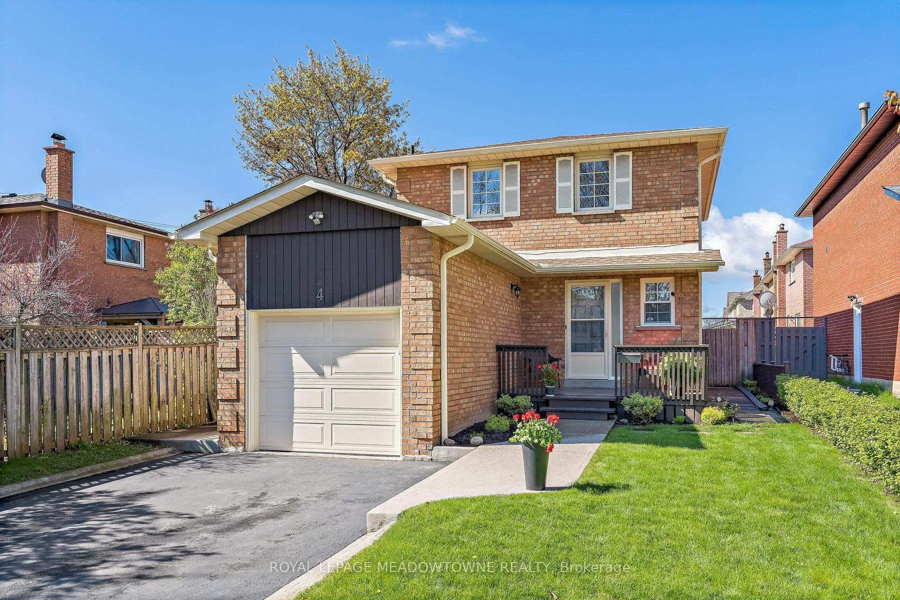 Photo 2 of 4 Shenstone Avenue, Brampton, Heart Lake West — HOMEH