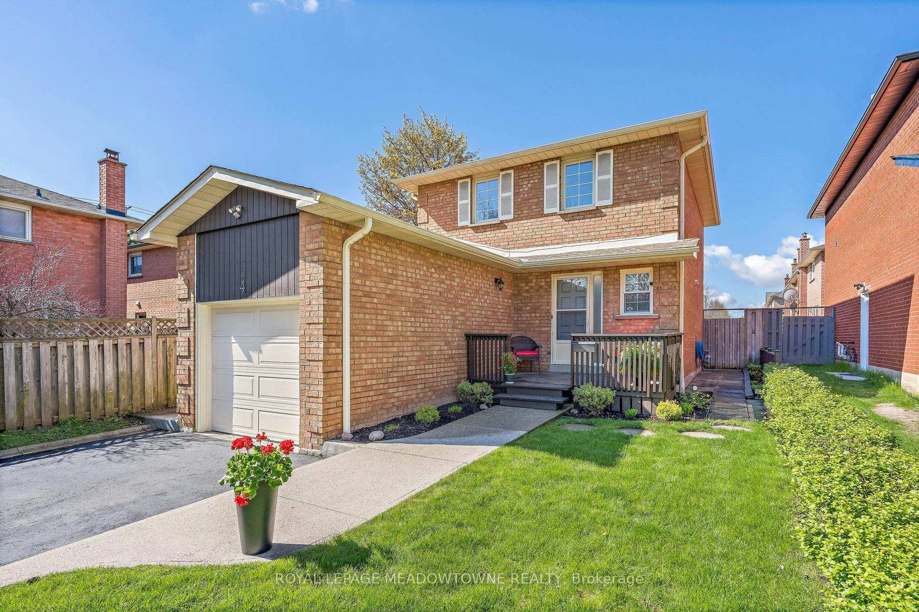 Photo 3 of 4 Shenstone Avenue, Brampton, Heart Lake West — HOMEH
